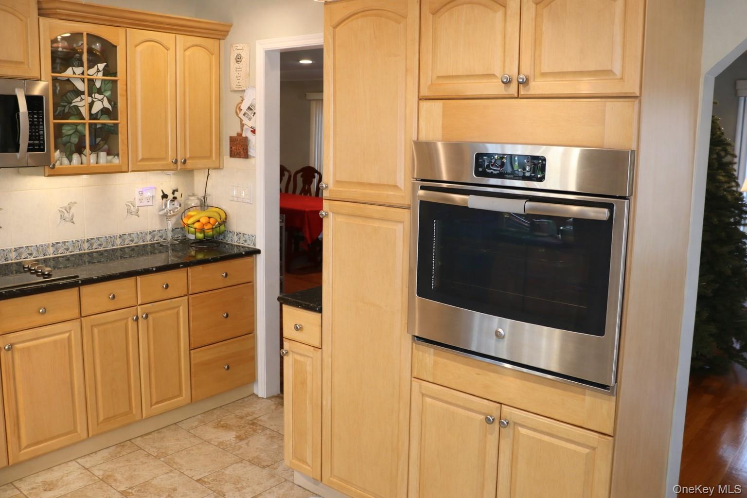 #6 photo, 1696 Francis Drive, नासाउ काउंटी East Meadow , NY 11554