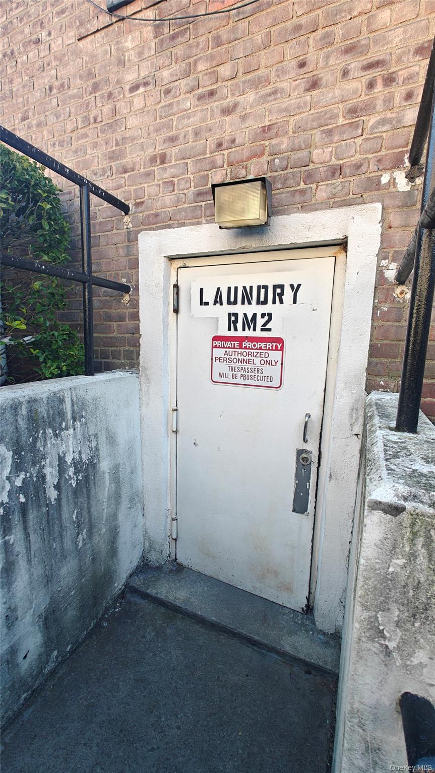 #10 photo, 110-23 66 Avenue, קווינס Forest Hills , NY 11375