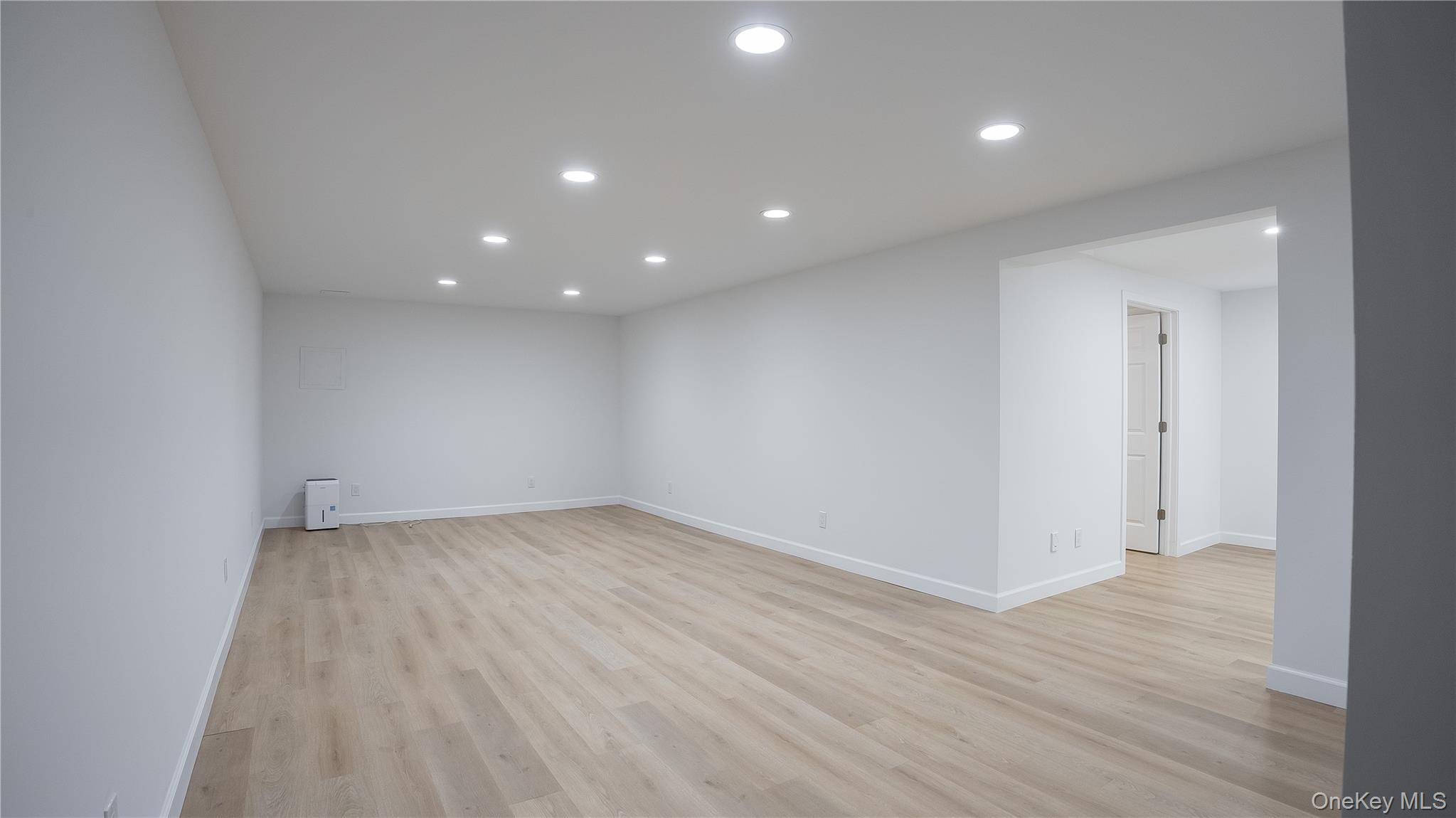 #12 photo, 85 Drew Drive, 롱 아일랜드 Eastport , NY 11941