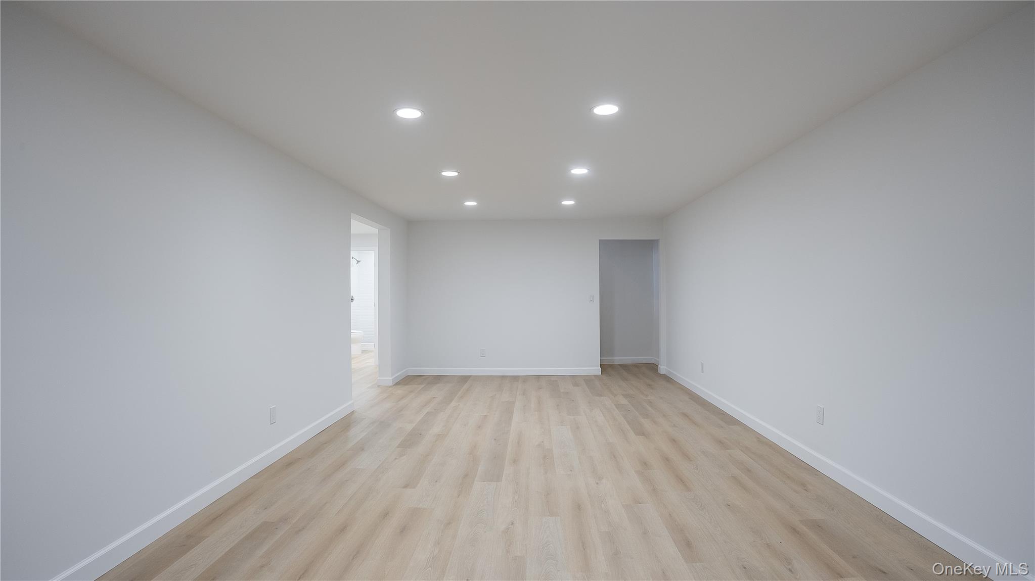 #13 photo, 85 Drew Drive, 롱 아일랜드 Eastport , NY 11941