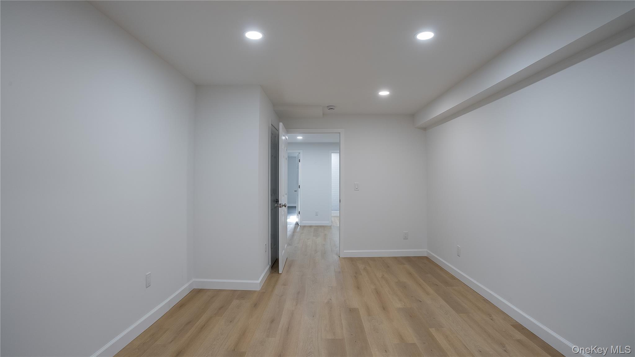 #15 photo, 85 Drew Drive, 롱 아일랜드 Eastport , NY 11941