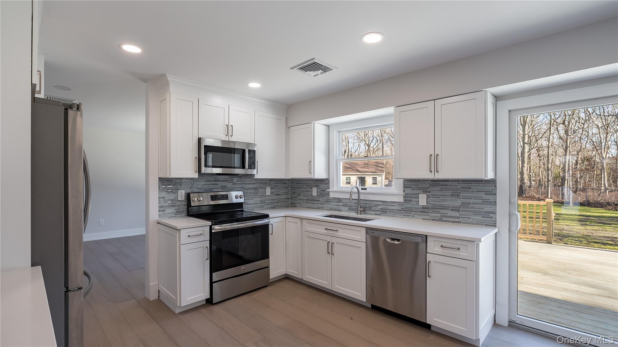 #3 photo, 85 Drew Drive, 롱 아일랜드 Eastport , NY 11941