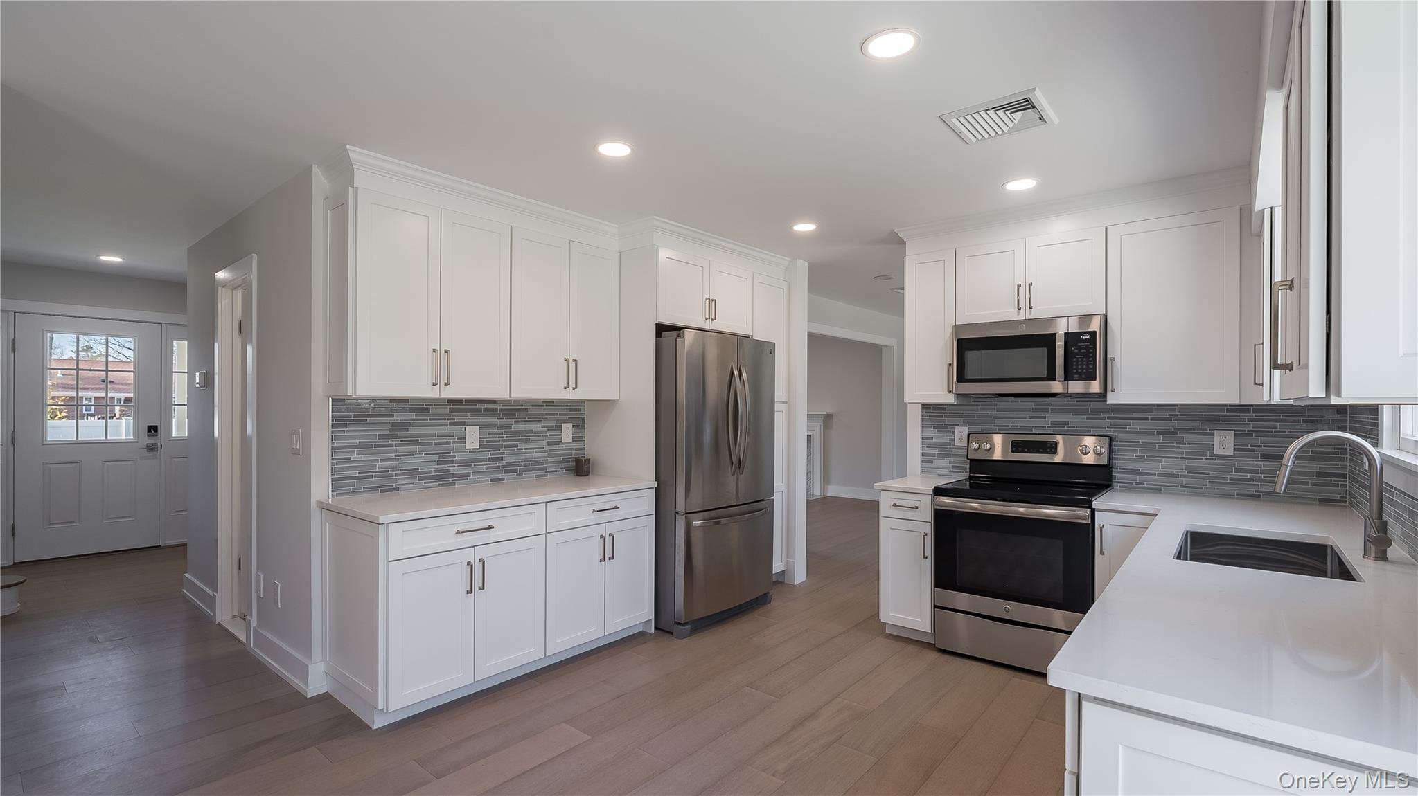 #4 photo, 85 Drew Drive, 롱 아일랜드 Eastport , NY 11941