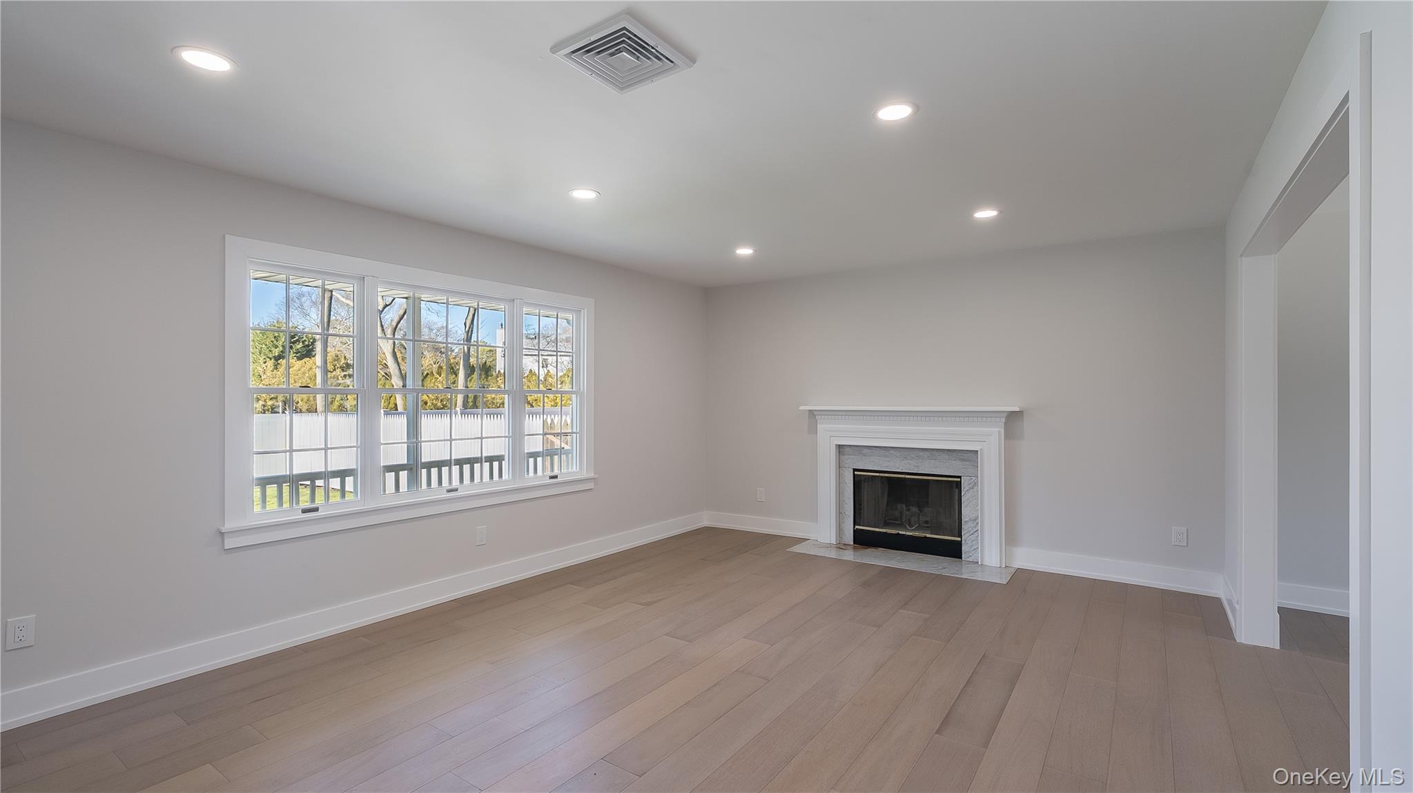 #8 photo, 85 Drew Drive, 롱 아일랜드 Eastport , NY 11941