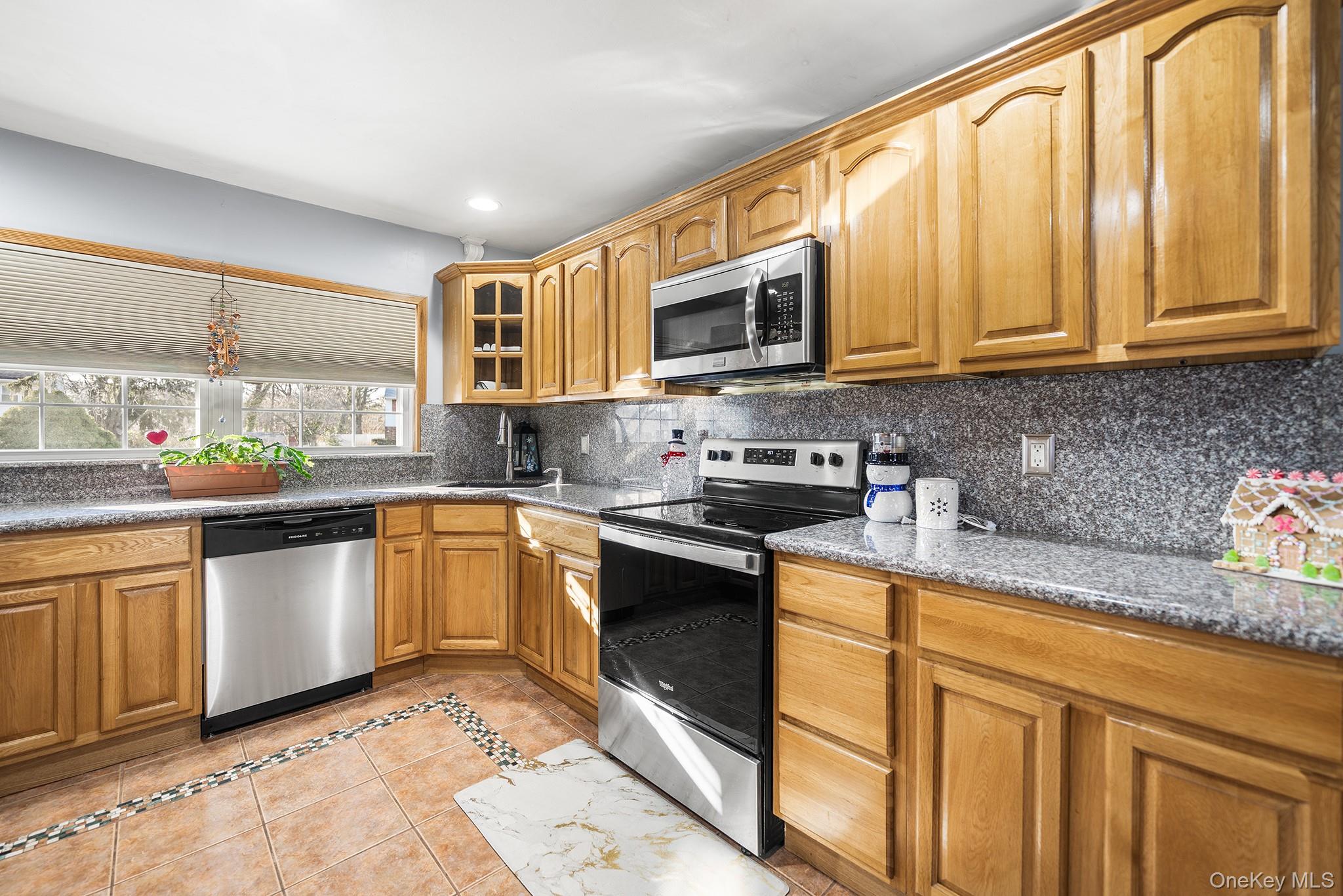 #10 photo, 19 Evelyn Road, מחוז סאפוק Port Jefferson Station , NY 11776