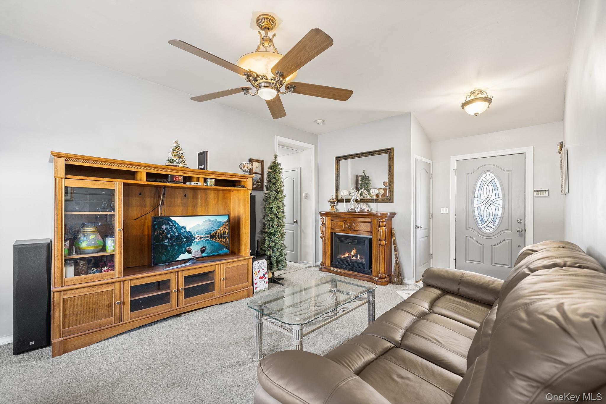 #7 photo, 19 Evelyn Road, מחוז סאפוק Port Jefferson Station , NY 11776