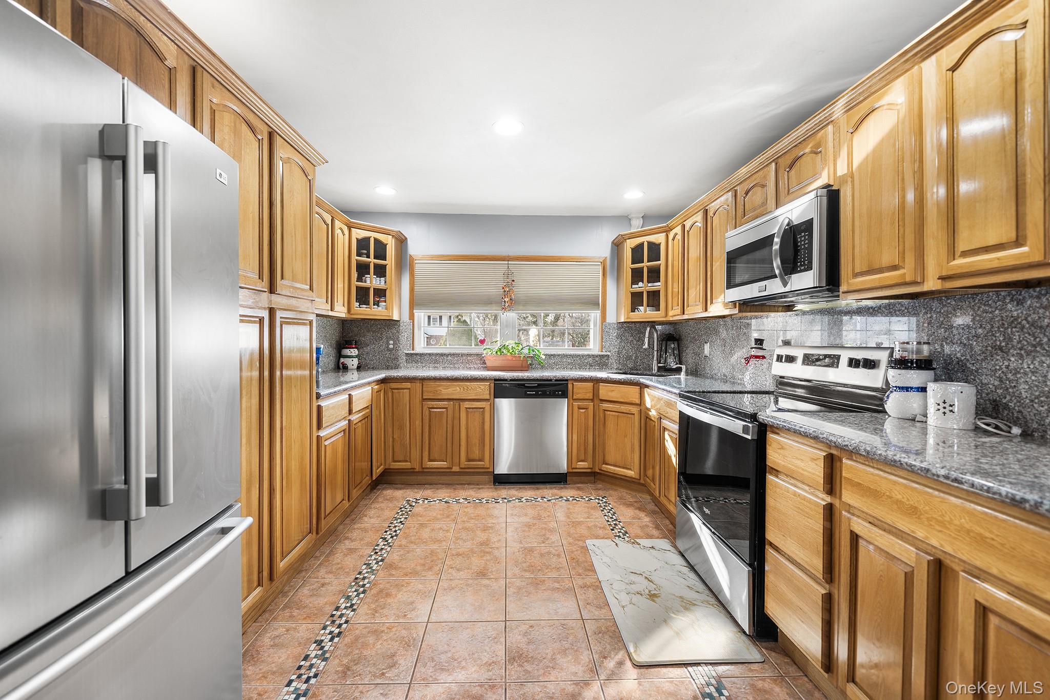 #9 photo, 19 Evelyn Road, מחוז סאפוק Port Jefferson Station , NY 11776