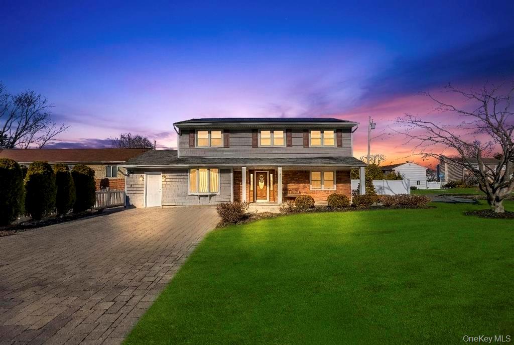 #1 photo, 3 Avelaine Court, מחוז סאפוק Babylon , NY 11702