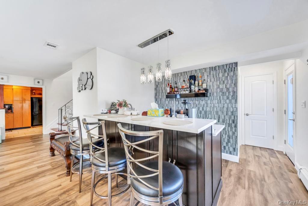 #7 photo, 3 Avelaine Court, מחוז סאפוק Babylon , NY 11702