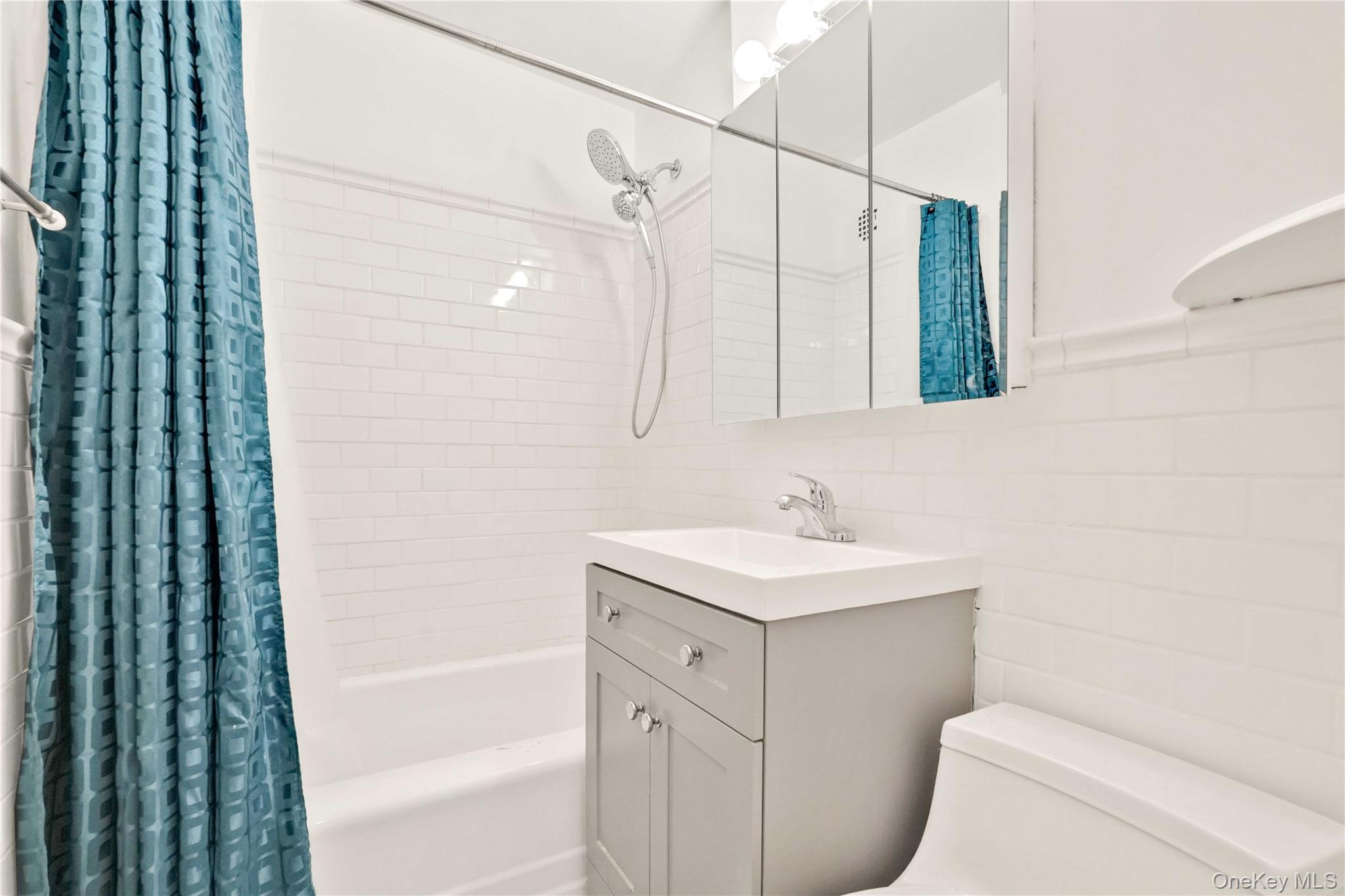 #16 photo, 66-01 Burns Street, Rego Park , NY 11374