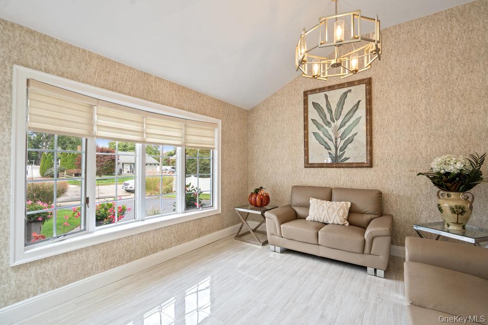 #11 photo, 939 Manor Lane, Саффолк ‖ Bay Shore , NY 11706