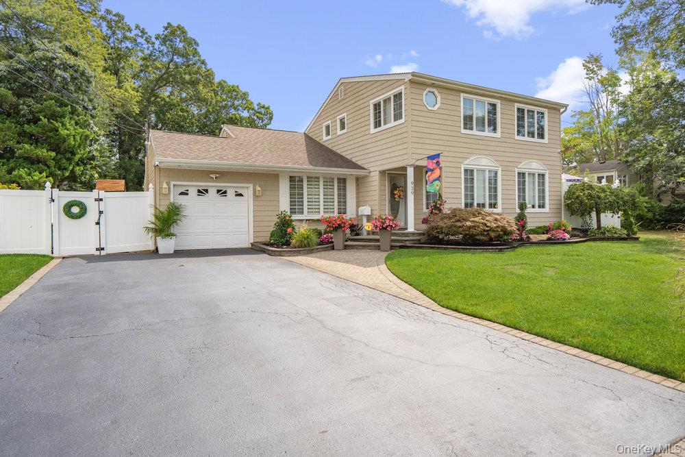 #3 photo, 939 Manor Lane, Саффолк ‖ Bay Shore , NY 11706