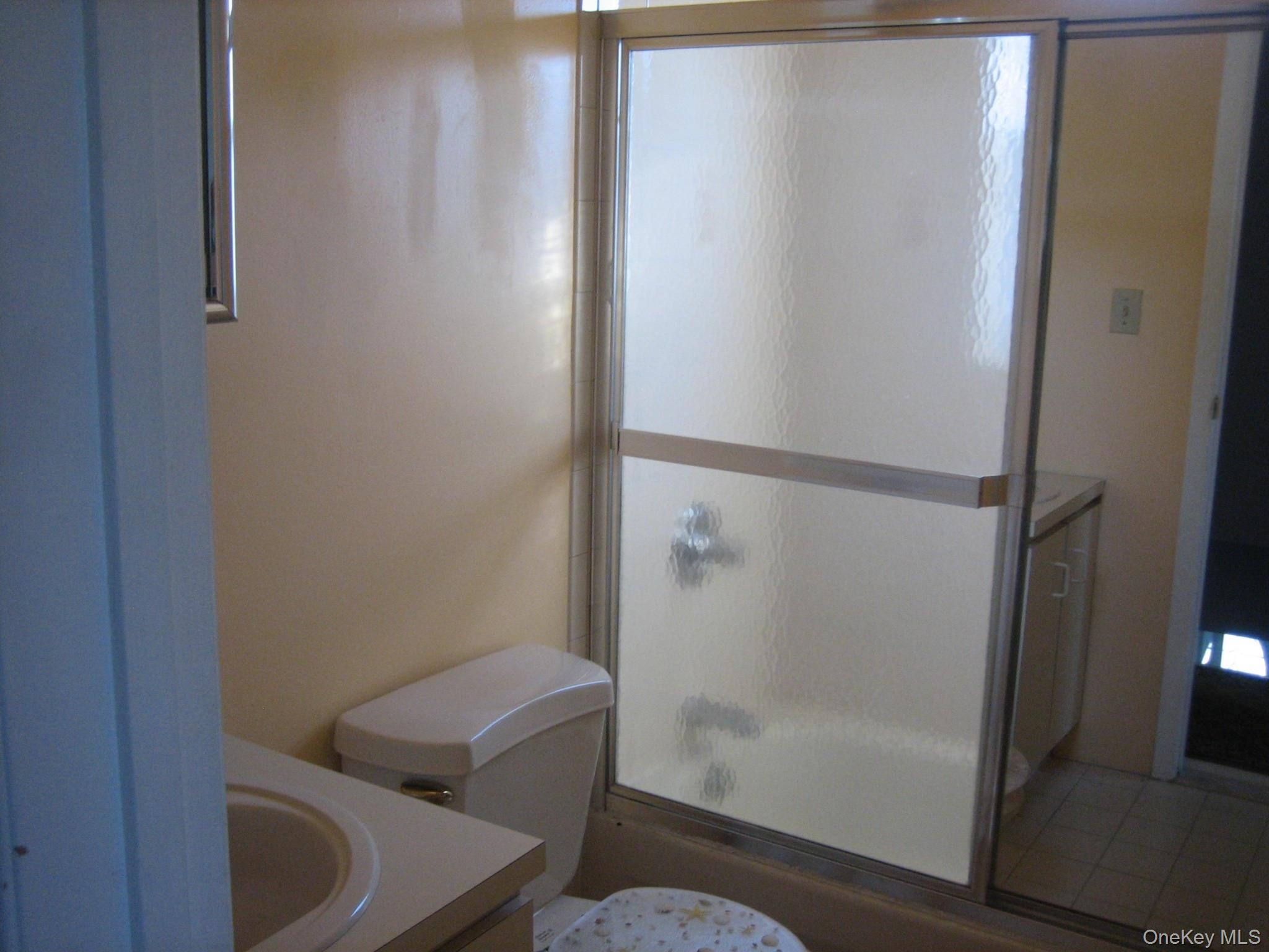 #12 photo, 235 Fieldmere Street, מחוז נסאו Elmont , NY 11003