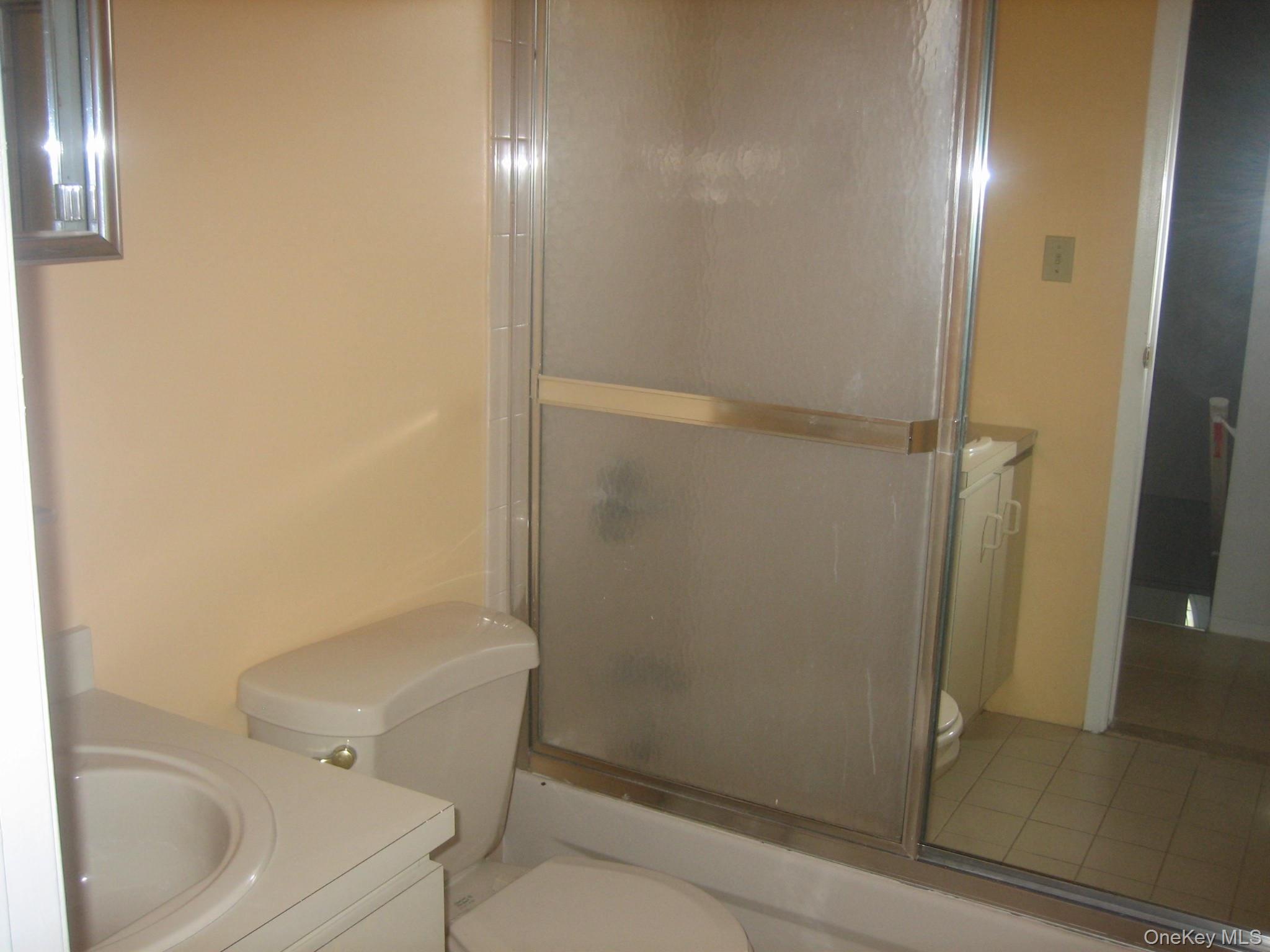 #7 photo, 235 Fieldmere Street, מחוז נסאו Elmont , NY 11003