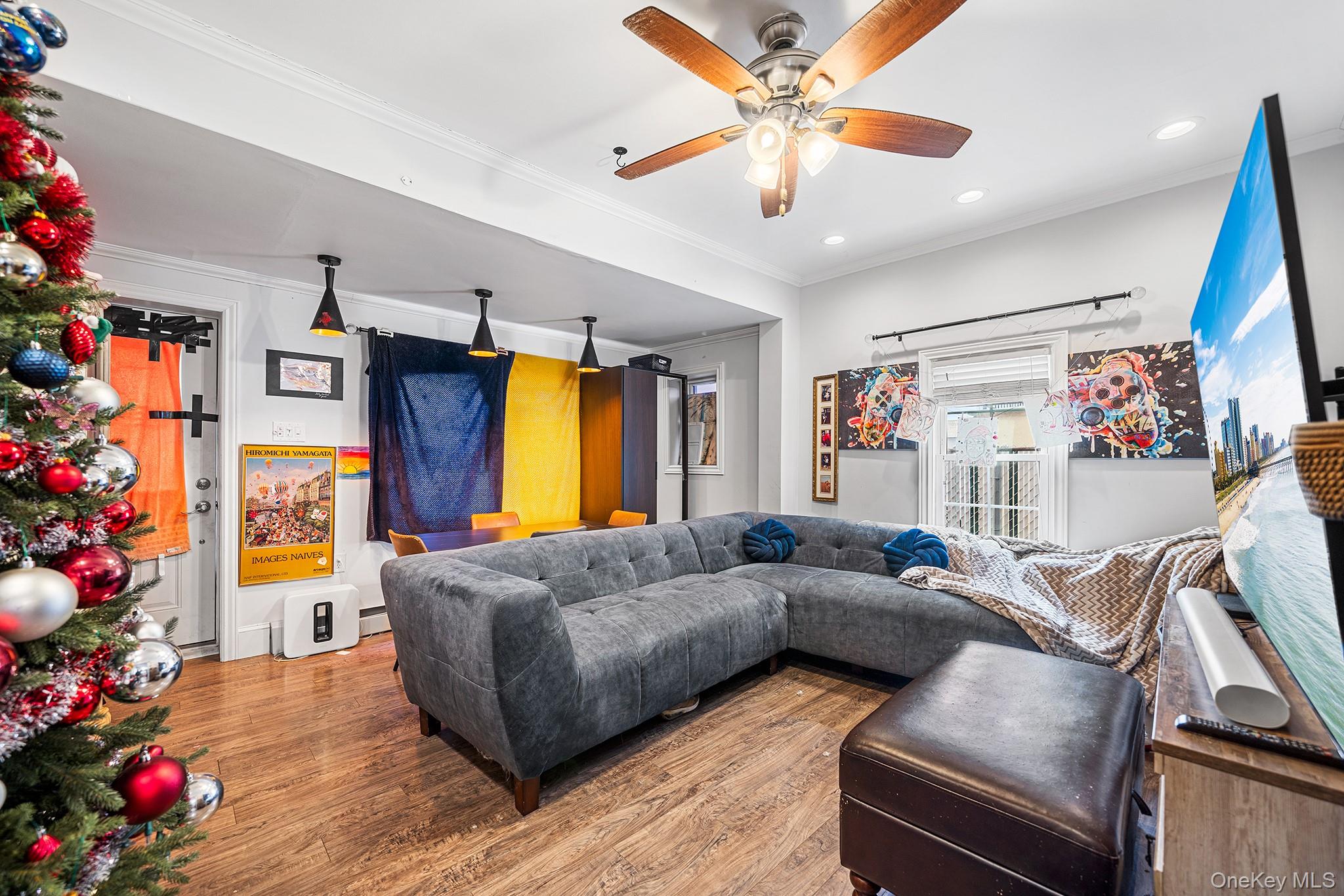 #4 photo, 434 Beach 47th Street, קווינס Far Rockaway , NY 11691