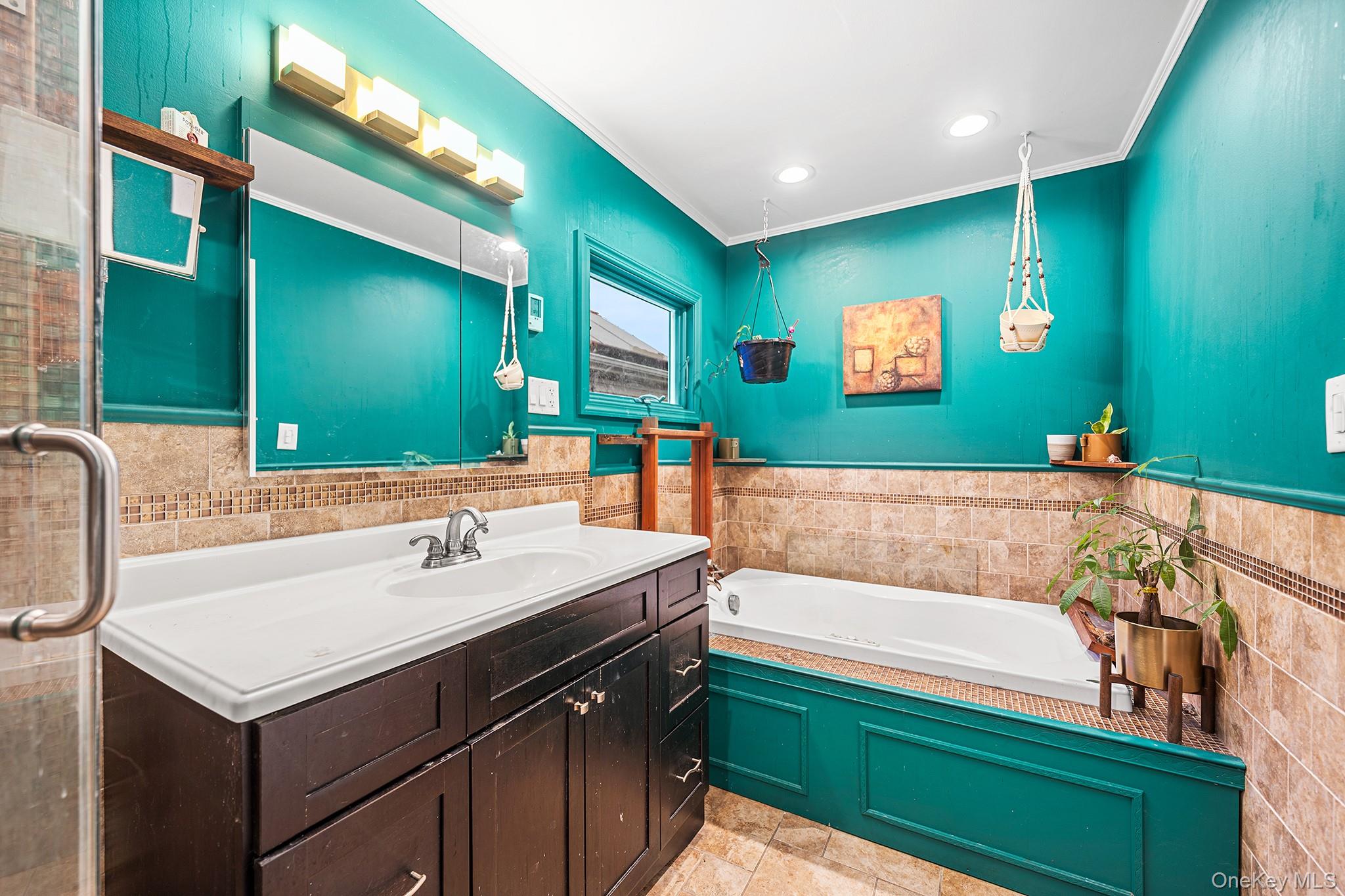 #8 photo, 434 Beach 47th Street, קווינס Far Rockaway , NY 11691