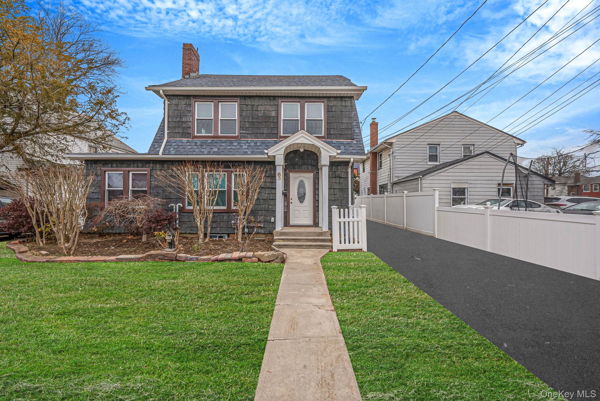 #1 photo, 63 Devon Road, नासाउ काउंटी Hempstead , NY 11550