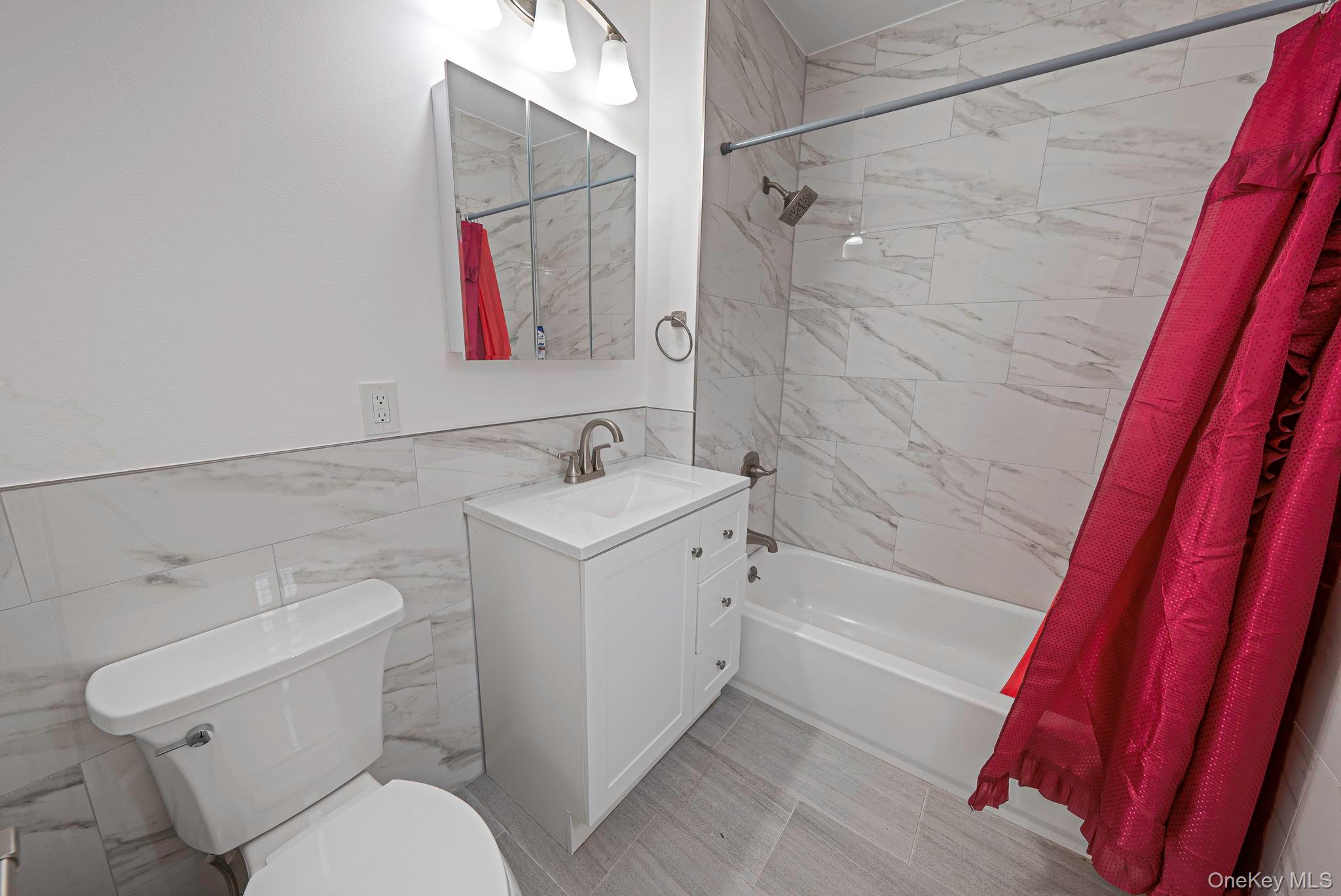 #11 photo, 63 Devon Road, नासाउ काउंटी Hempstead , NY 11550