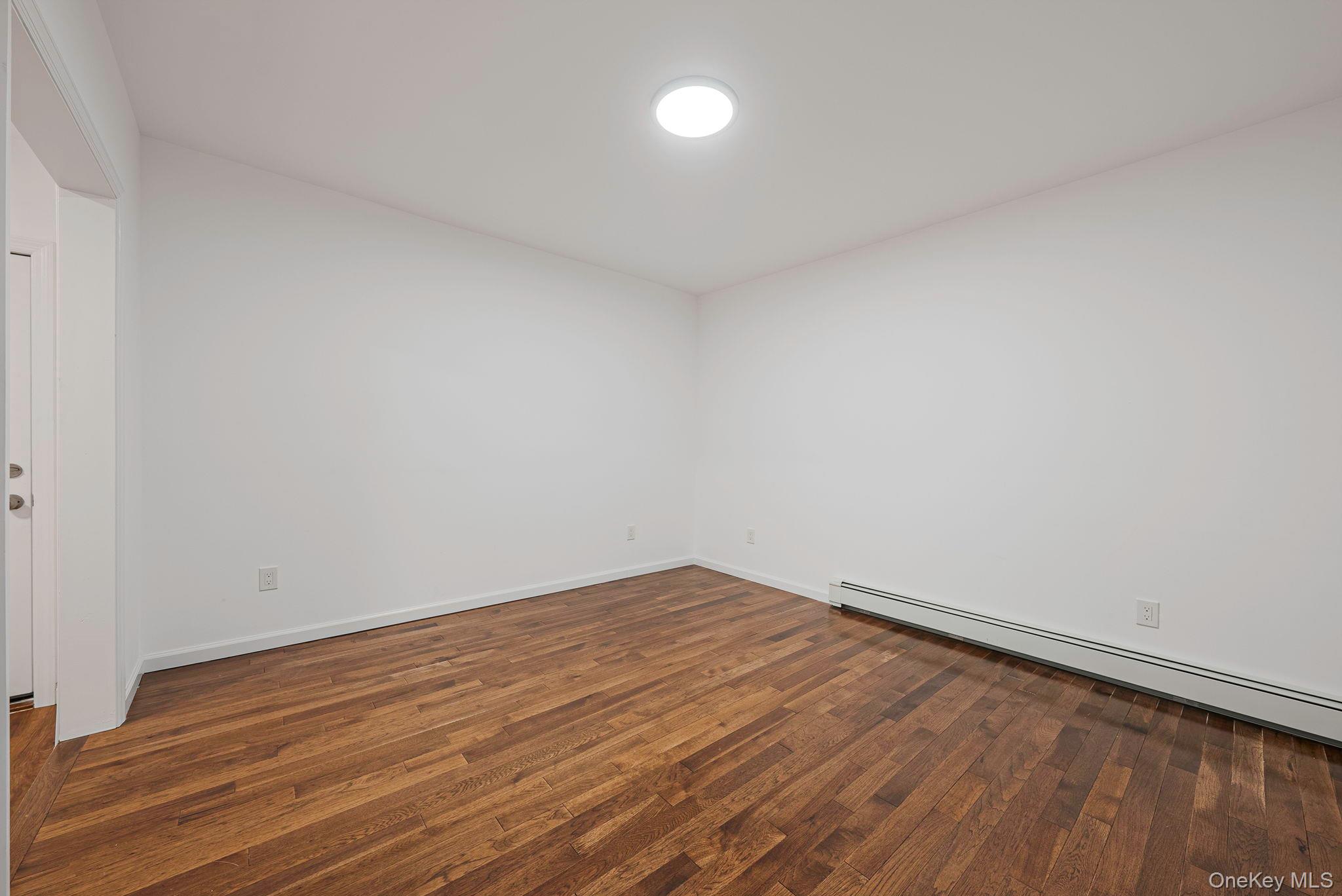 #12 photo, 63 Devon Road, नासाउ काउंटी Hempstead , NY 11550