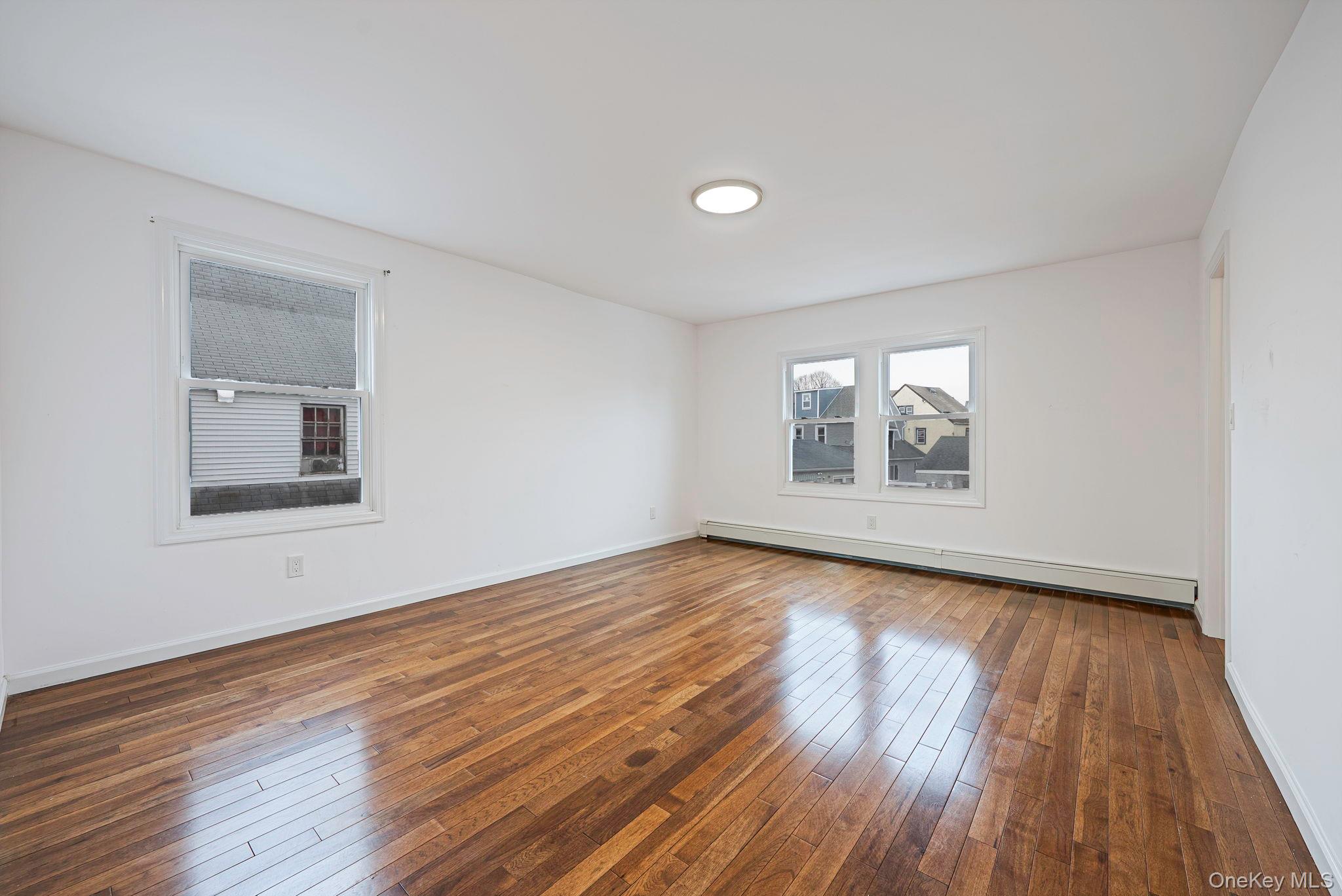 #13 photo, 63 Devon Road, नासाउ काउंटी Hempstead , NY 11550