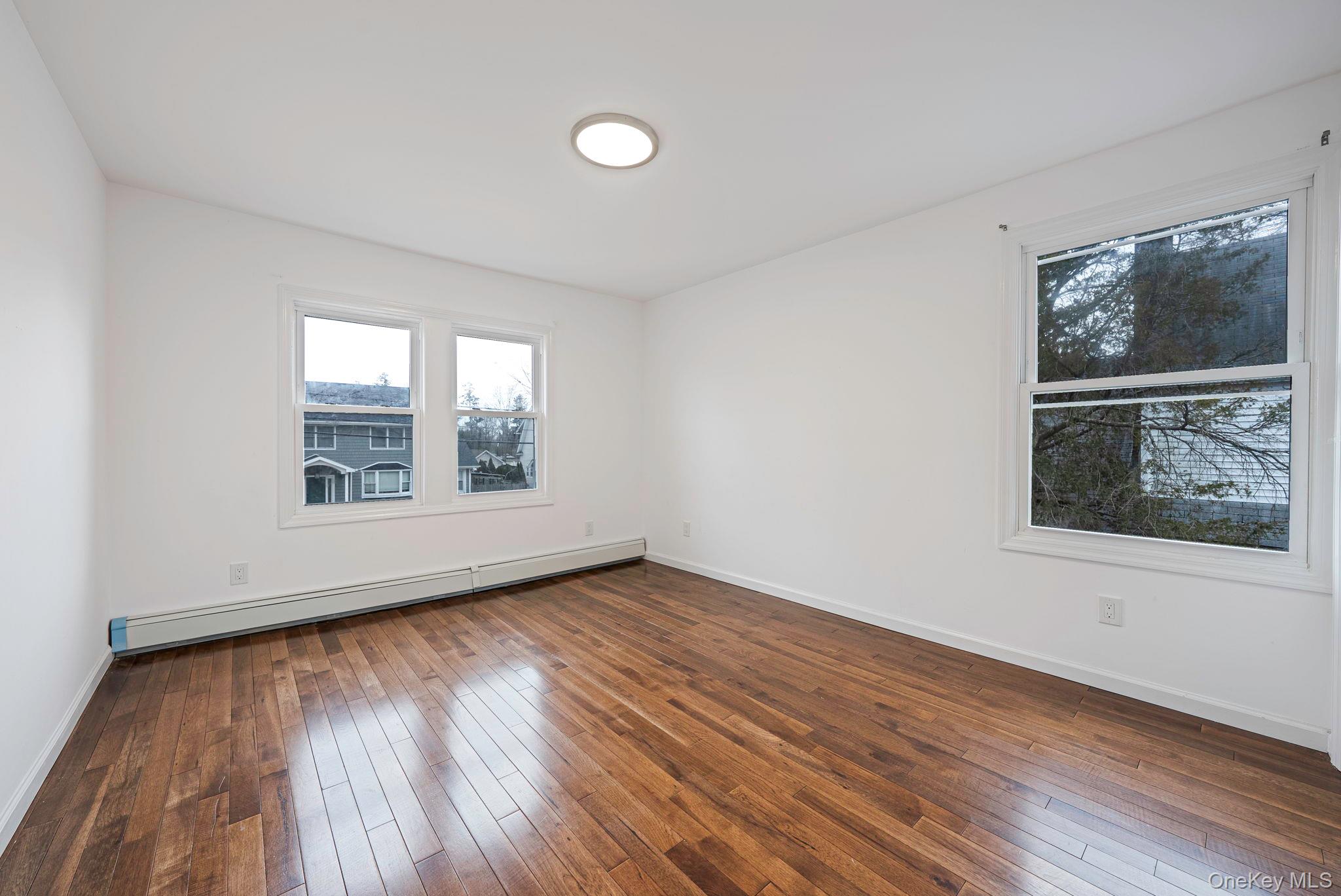 #17 photo, 63 Devon Road, नासाउ काउंटी Hempstead , NY 11550