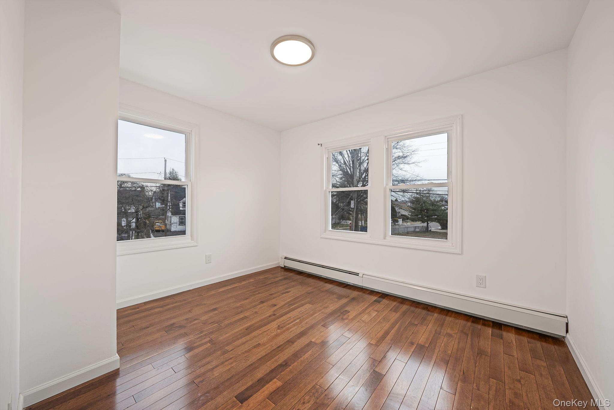 #20 photo, 63 Devon Road, नासाउ काउंटी Hempstead , NY 11550