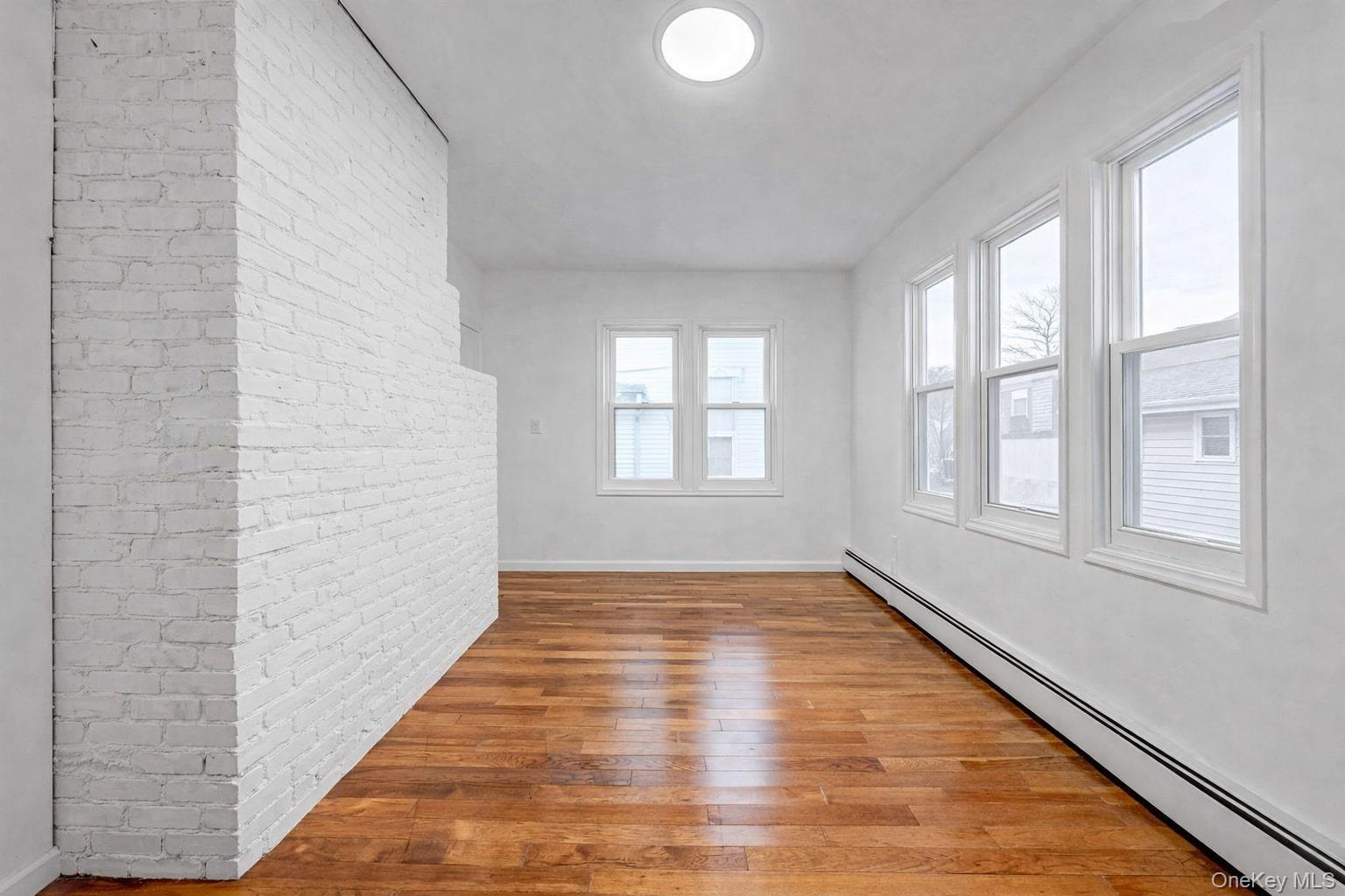 #7 photo, 63 Devon Road, नासाउ काउंटी Hempstead , NY 11550