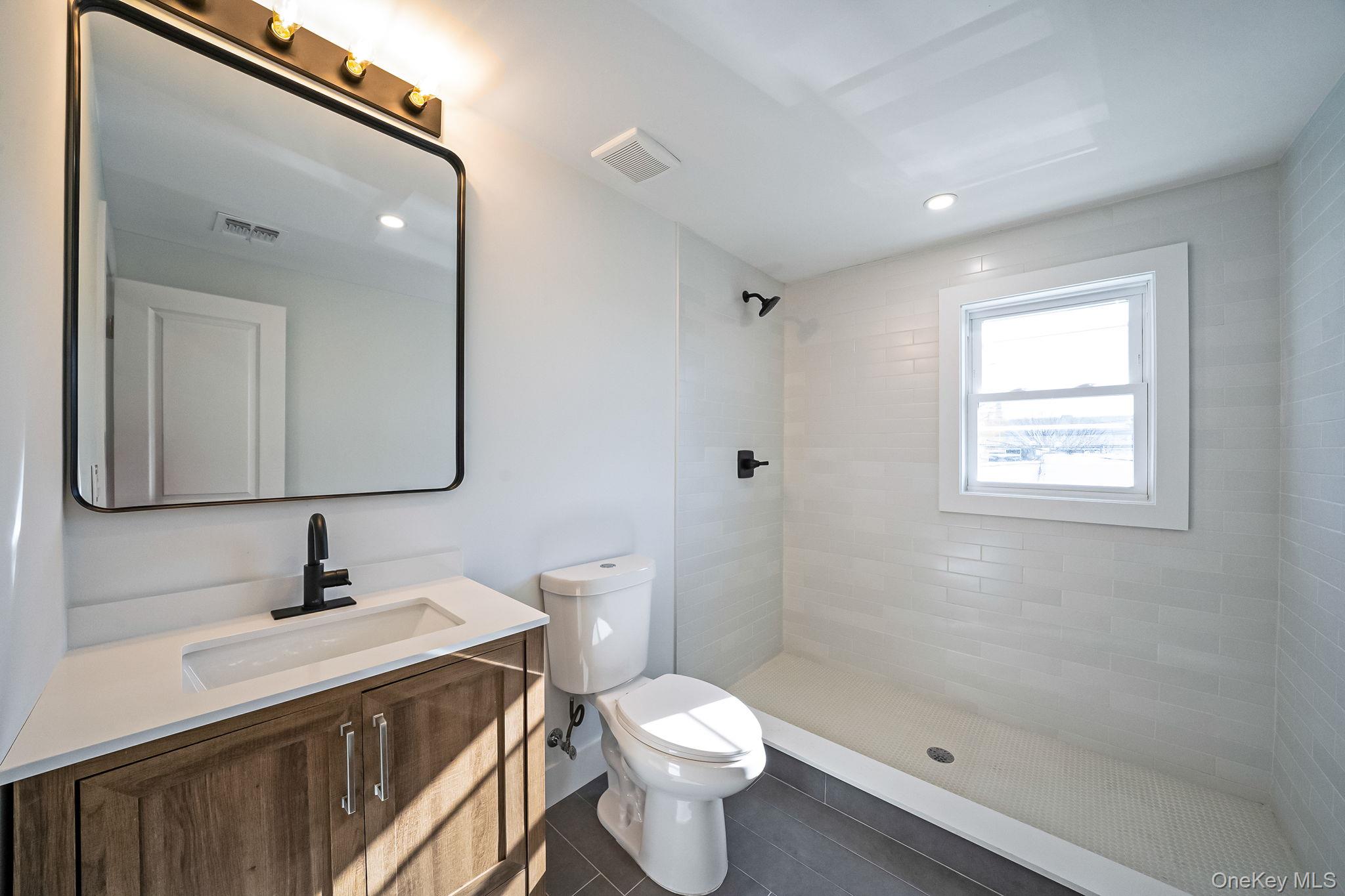 #10 photo, 8 Rockaway Avenue, מחוז נסאו Westbury , NY 11590