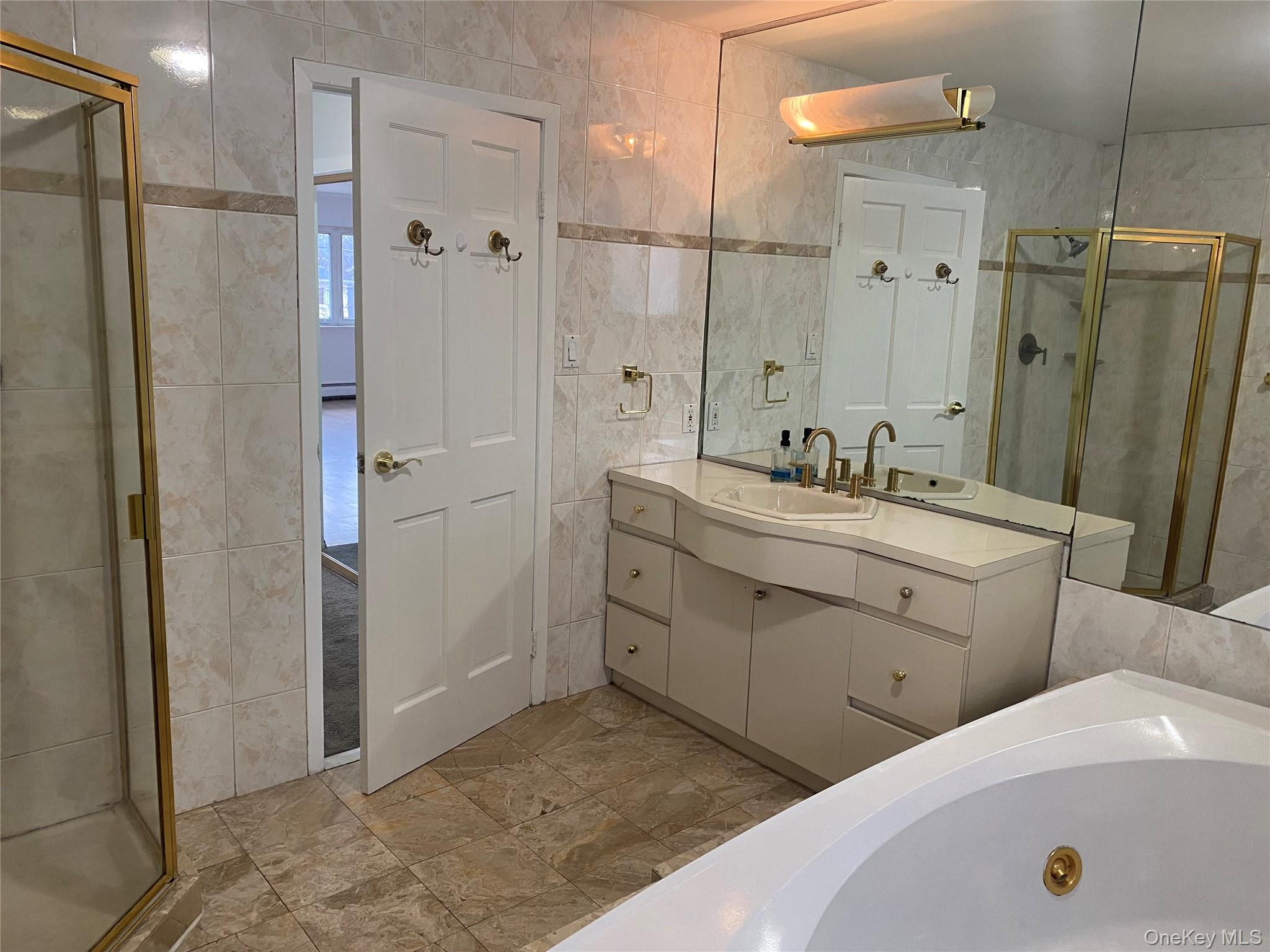 #14 photo, 723 Hungry Harbor Road, Нассау ‖ North Woodmere , NY 11581