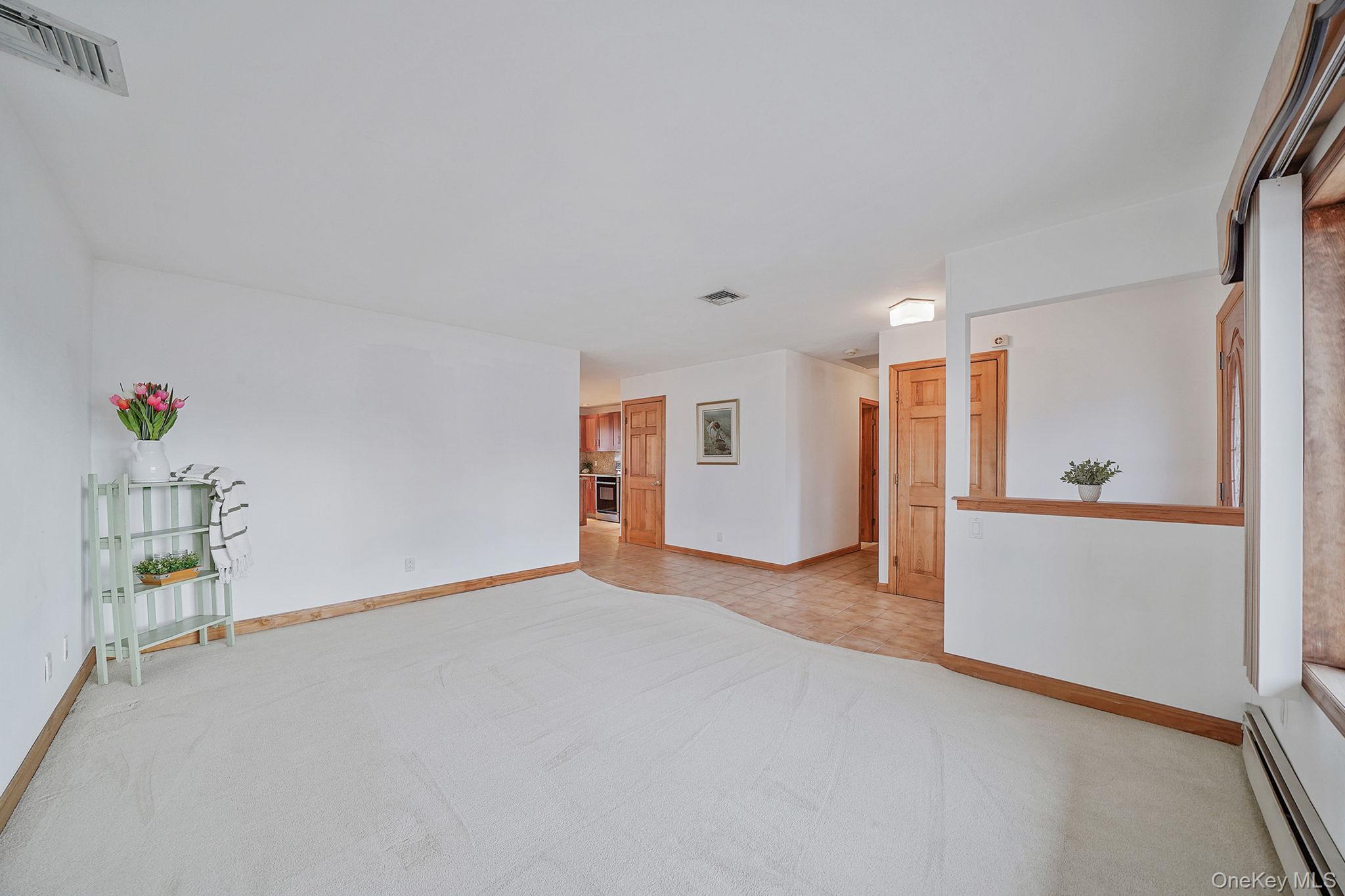 #20 photo, 52 San Rafael Avenue, सफ़ोक काउंटी Holbrook , NY 11741