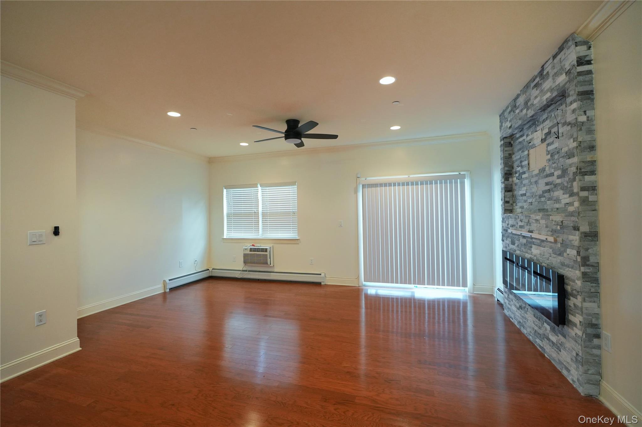 #8 photo, 102 Cove Court, Бронкс ‖ Bronx , NY 10473