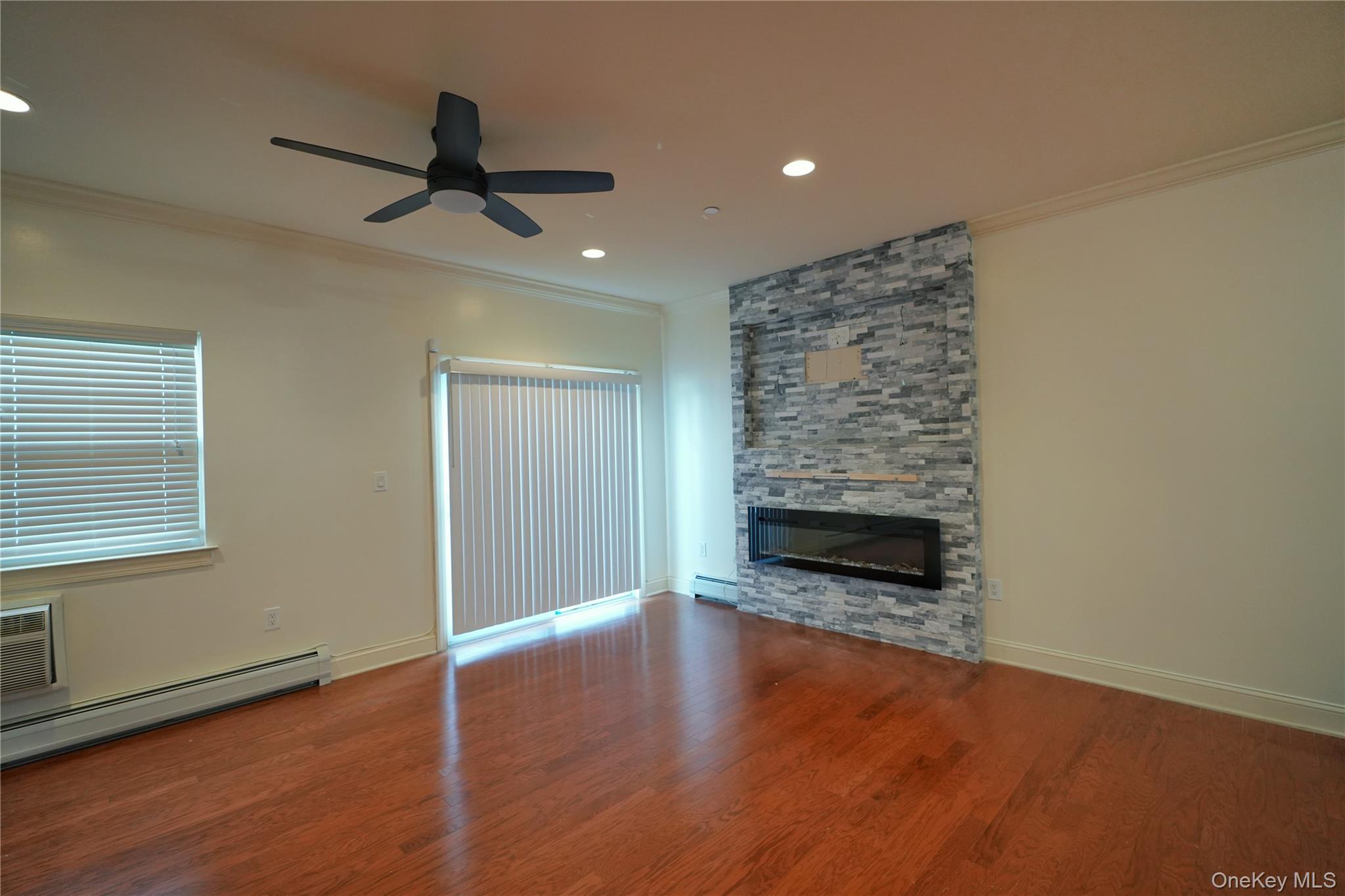 #9 photo, 102 Cove Court, Бронкс ‖ Bronx , NY 10473