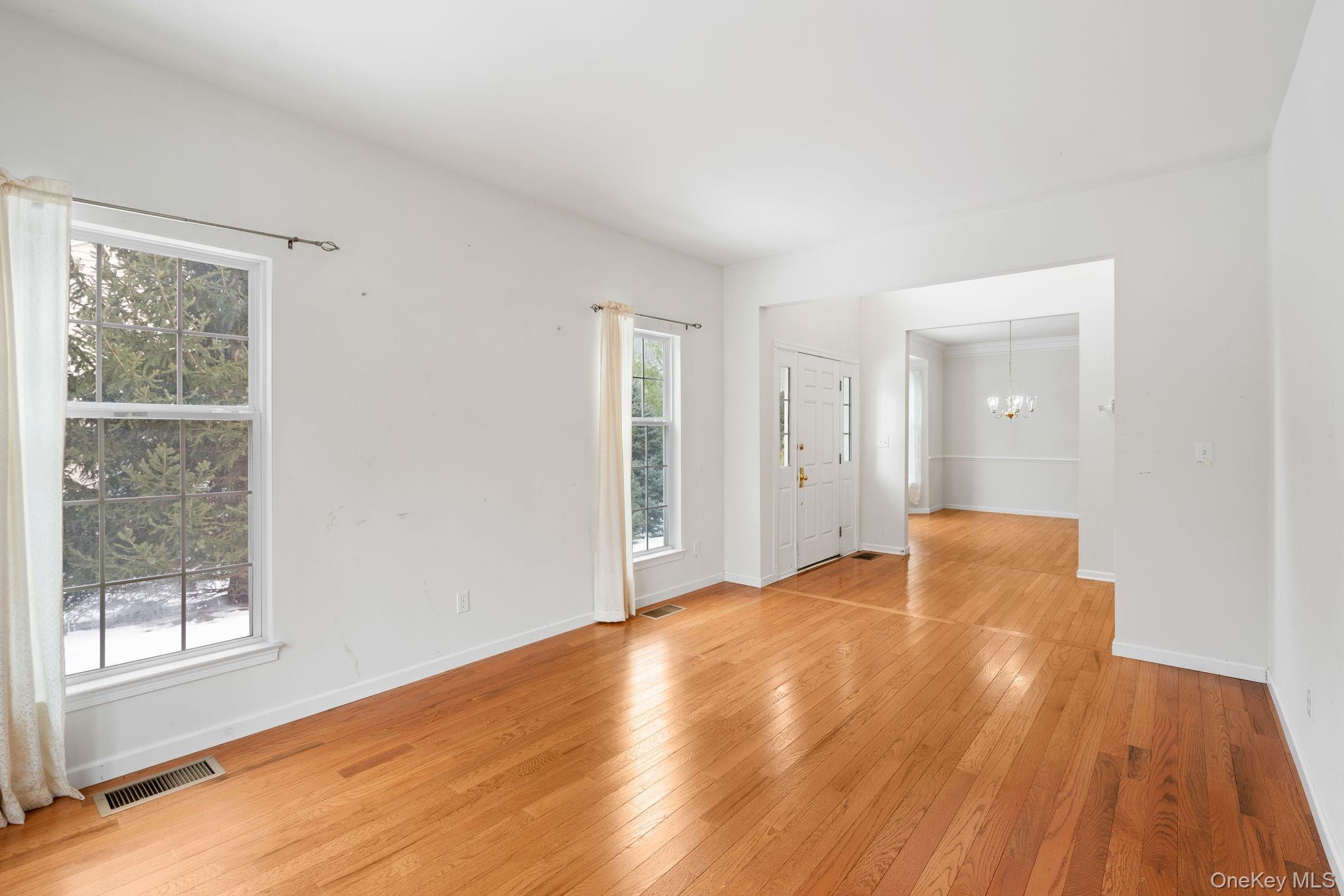 #7 photo, 947 Huntington Drive, Fishkill , NY 12524