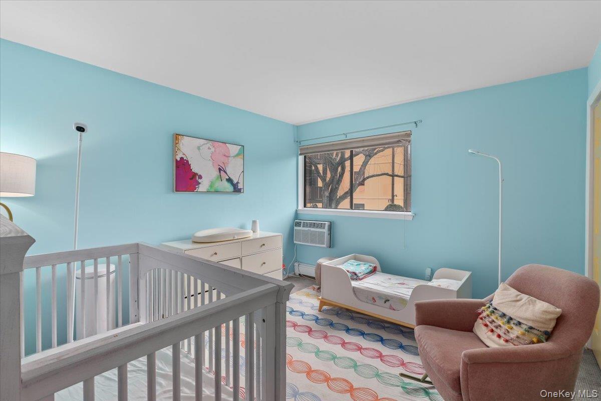 #9 photo, 7 Granada Crescent, White Plains , NY 10603