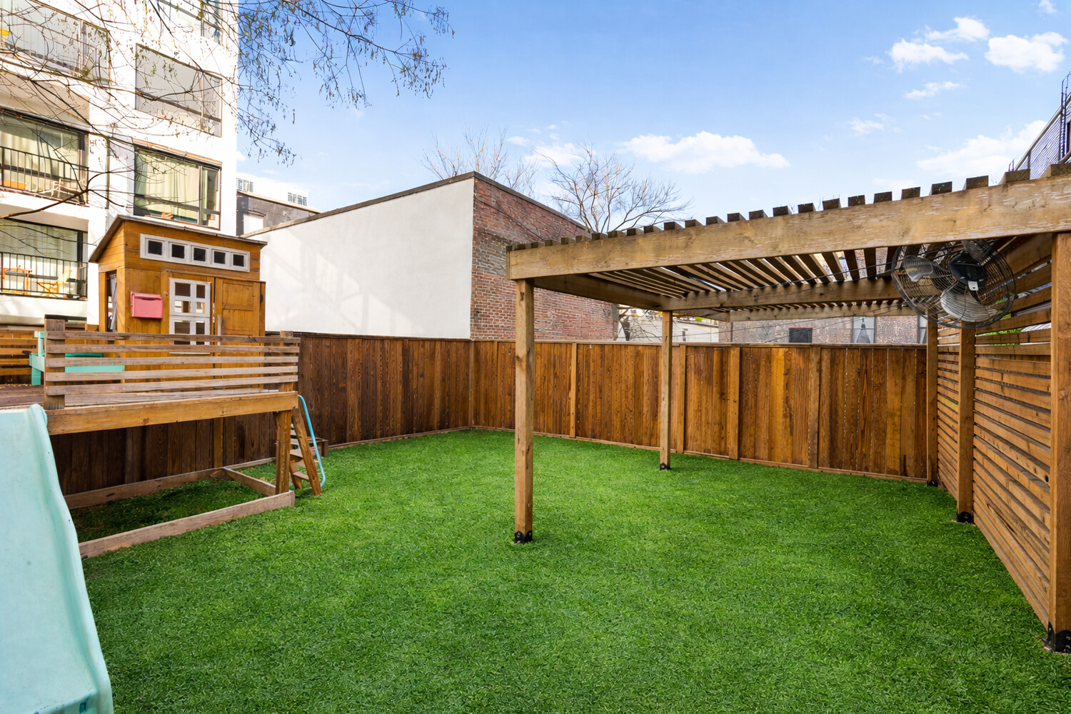 #11 photo, 33 FROST Street, Бруклин ‖ Williamsburg , NY 11211