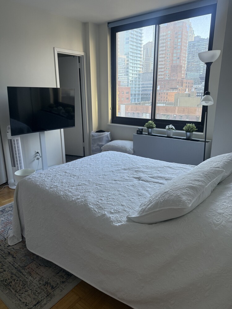 #8 photo, 303 E 60TH Street, Lenox Hill , NY 10022