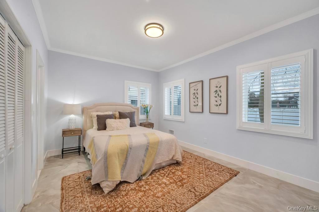 #14 photo, 185 9th Street, Hicksville , NY 11801