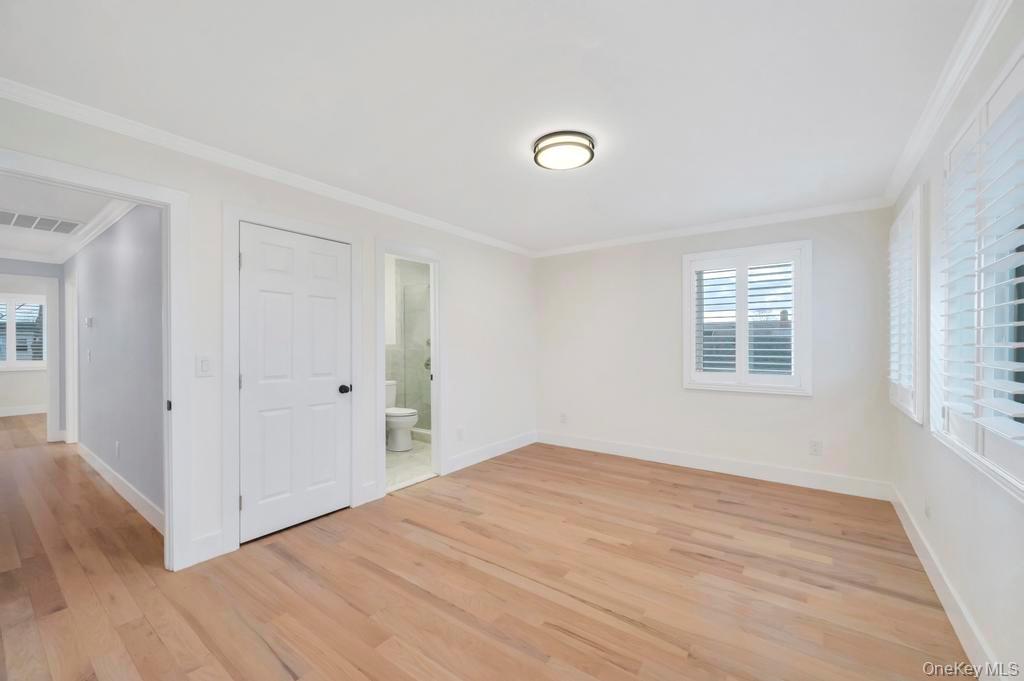 #17 photo, 185 9th Street, Hicksville , NY 11801