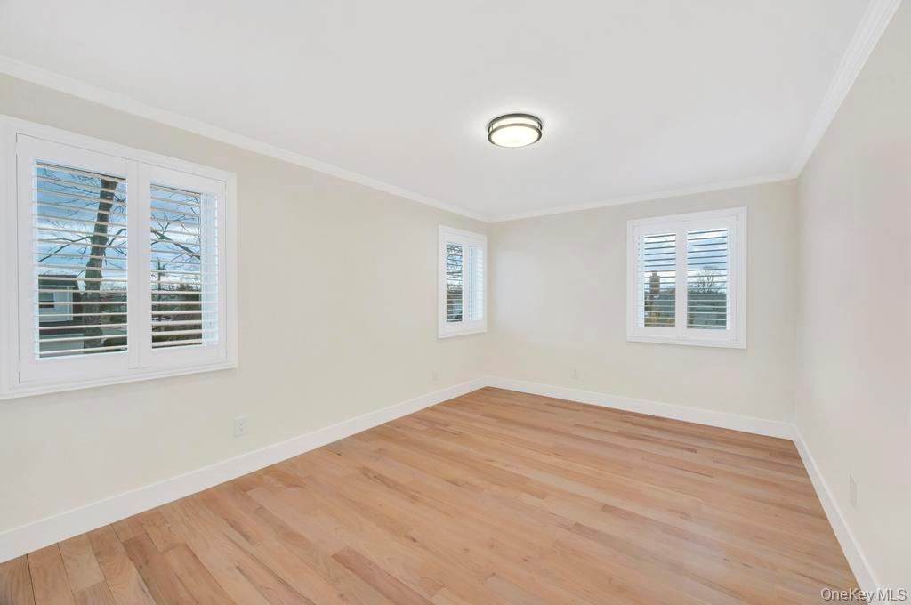 #19 photo, 185 9th Street, Hicksville , NY 11801