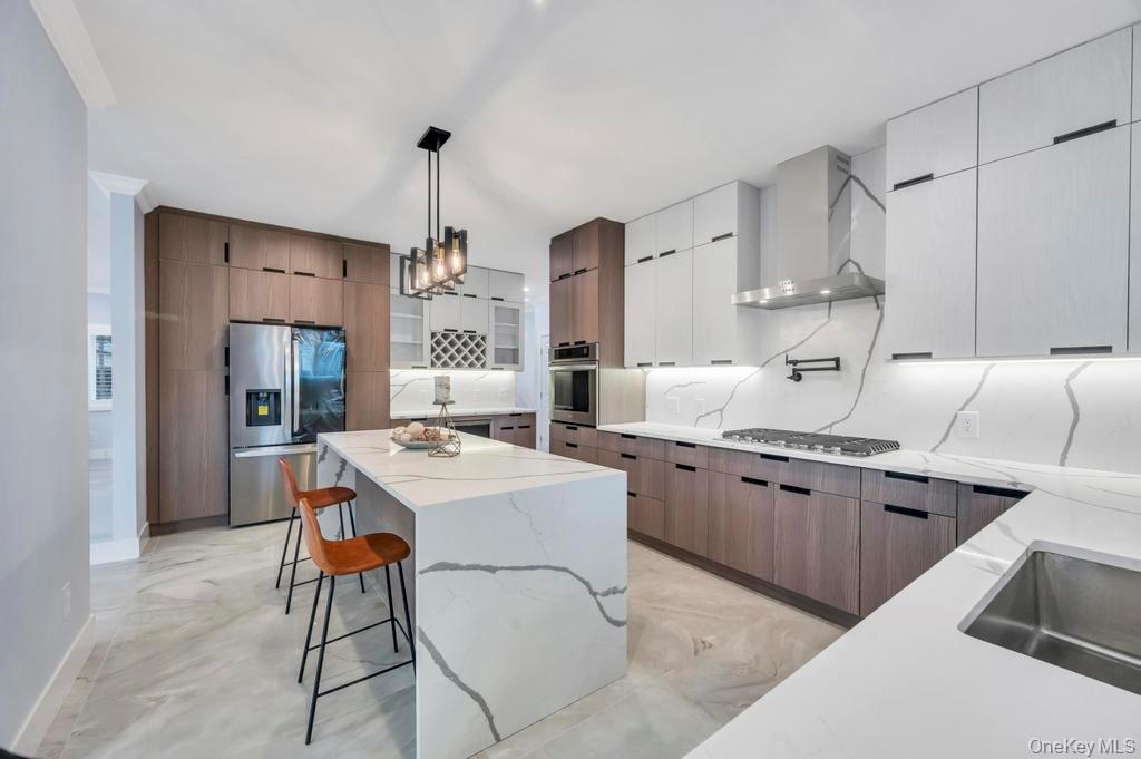 #4 photo, 185 9th Street, Hicksville , NY 11801