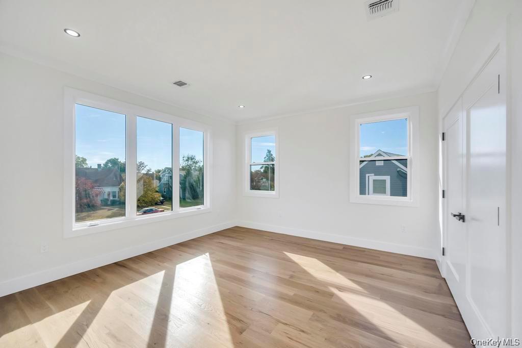 #18 photo, 8 Table Lane, Нассау ‖ Hicksville , NY 11801