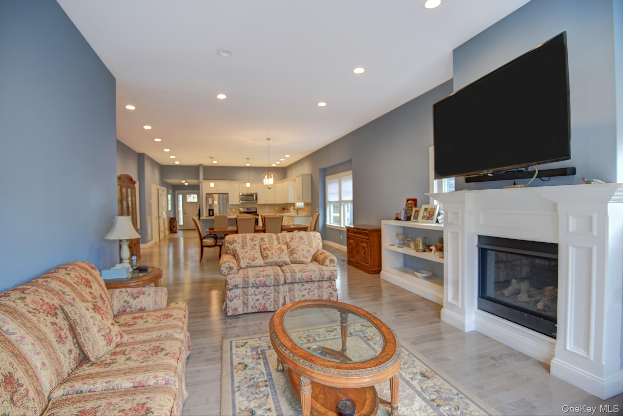 #12 photo, 2 Spruce Place, Bohemia , NY 11716