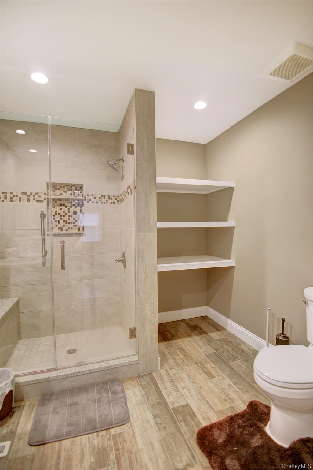 #18 photo, 2 Spruce Place, Bohemia , NY 11716