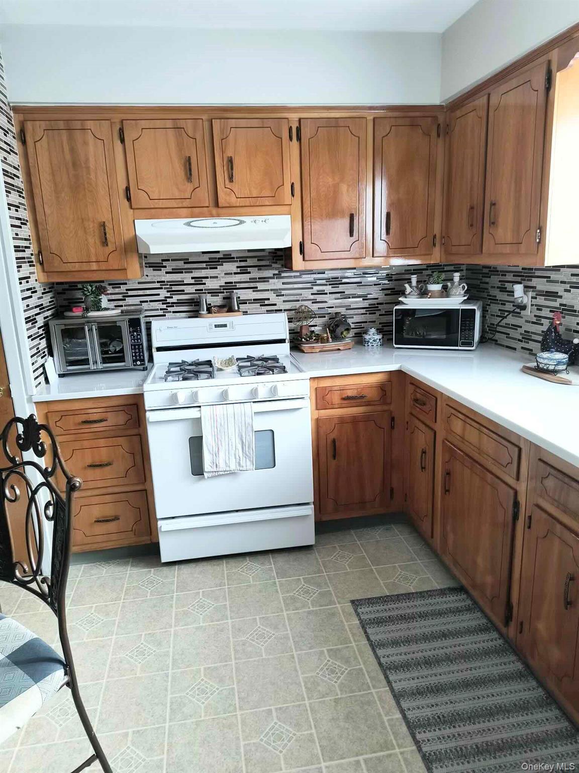 #2 photo, 32 Gaffney Street, Glen Cove , NY 11542