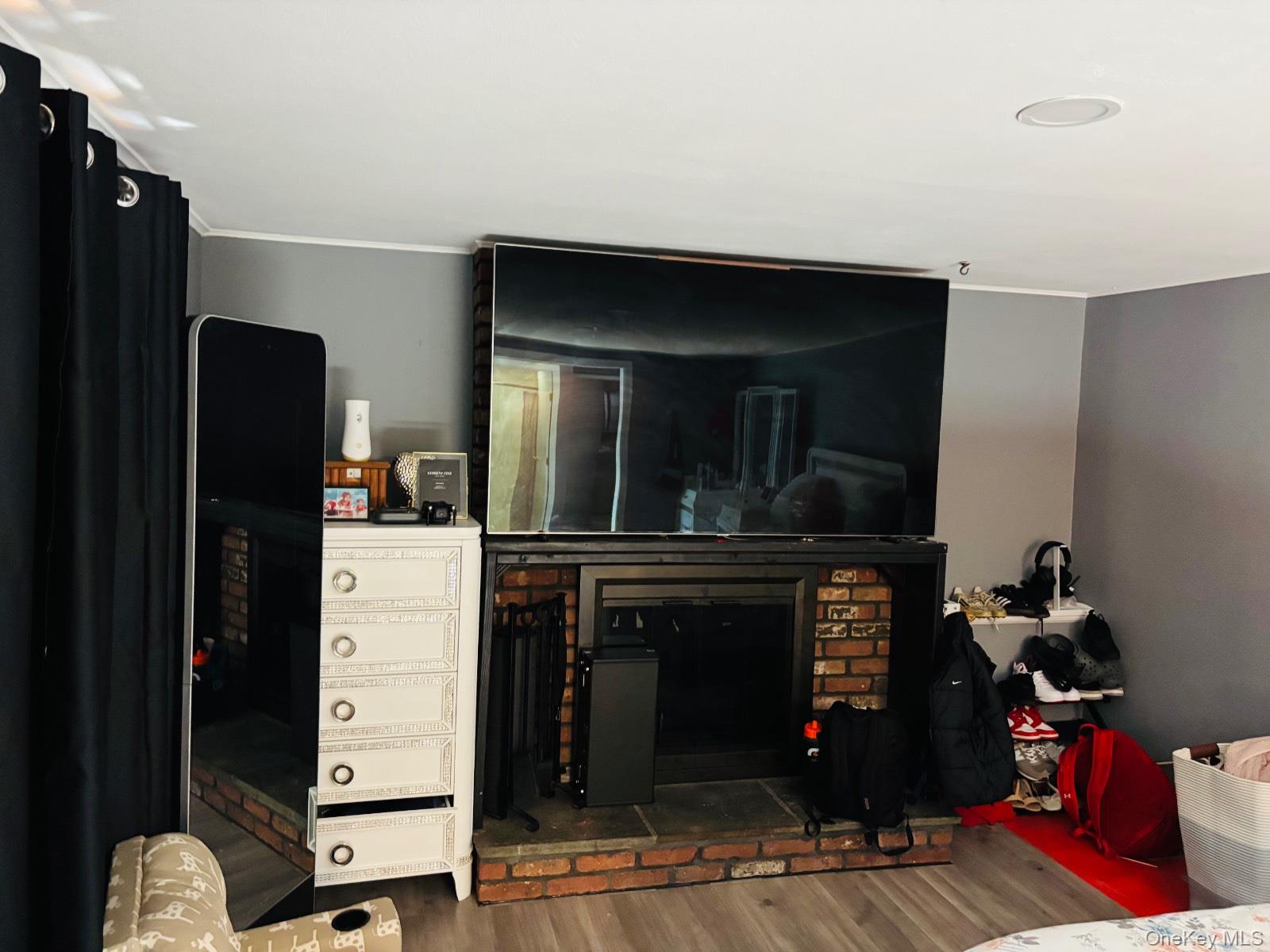 #4 photo, 27 Henry Drive, Glen Cove , NY 11542