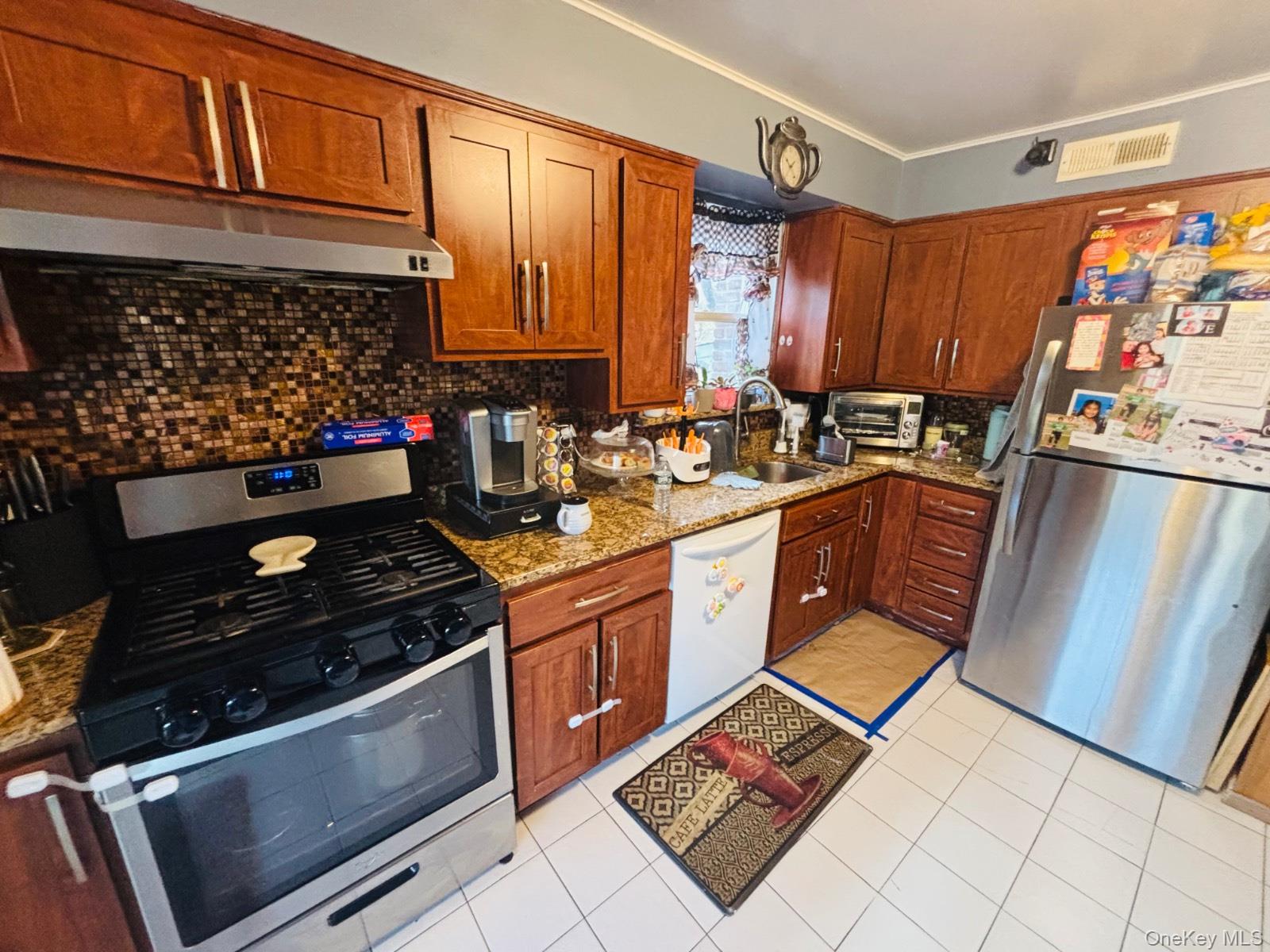 #6 photo, 27 Henry Drive, Glen Cove , NY 11542