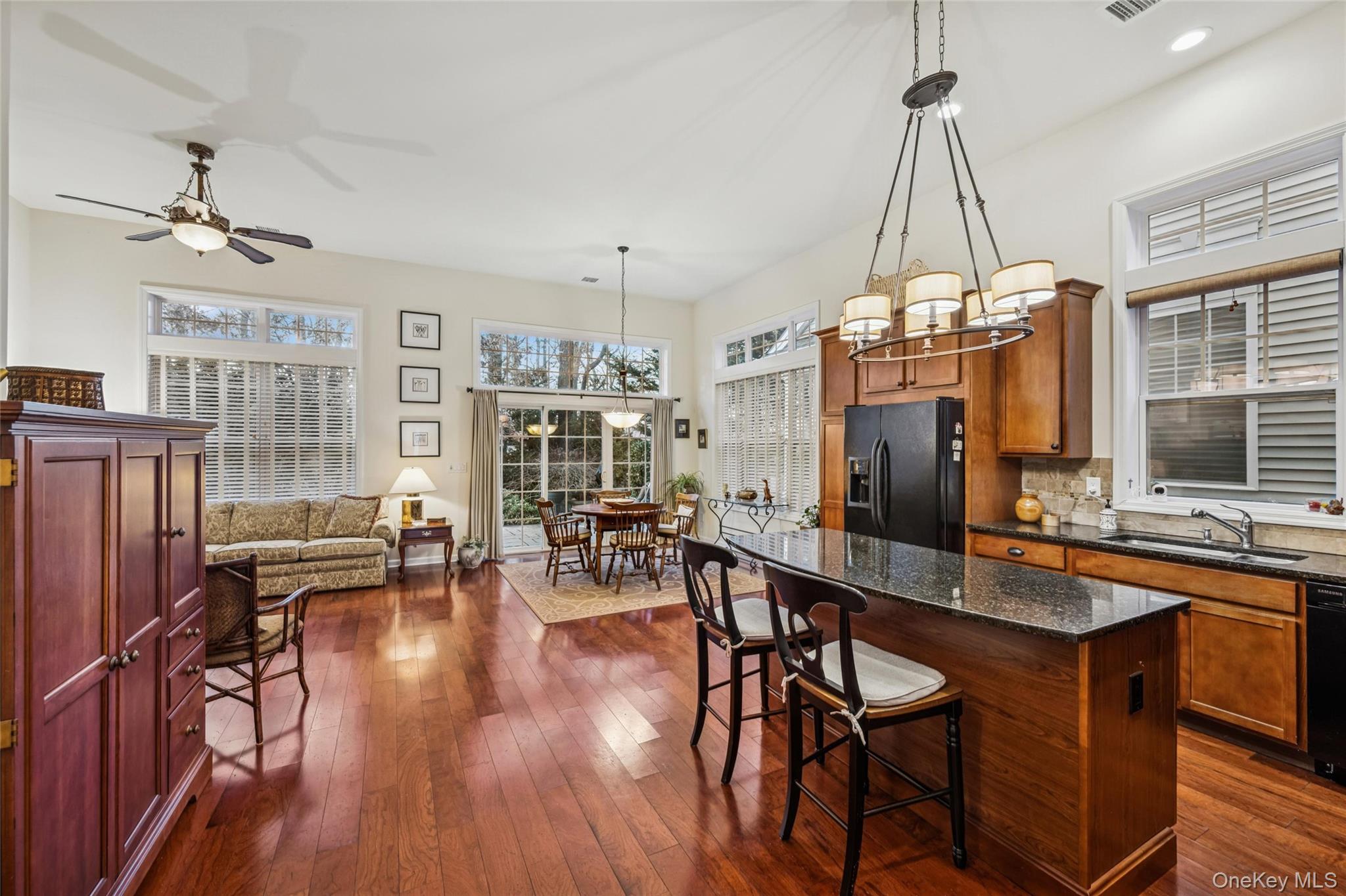 #17 photo, 6 Ovation Place, सफ़ोक काउंटी Eastport , NY 11941