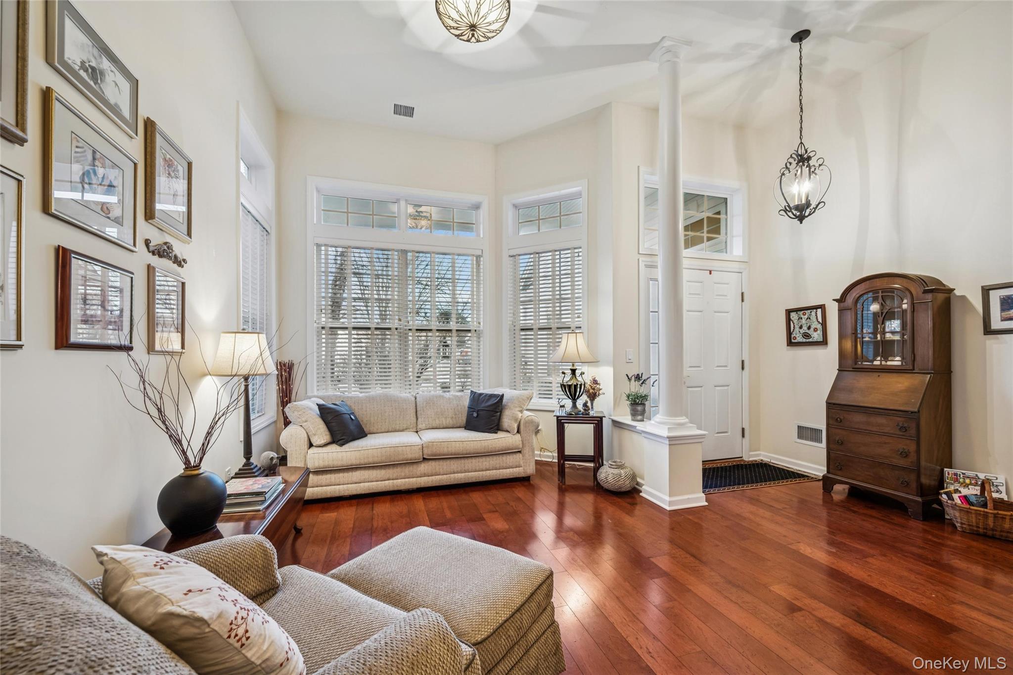 #2 photo, 6 Ovation Place, सफ़ोक काउंटी Eastport , NY 11941