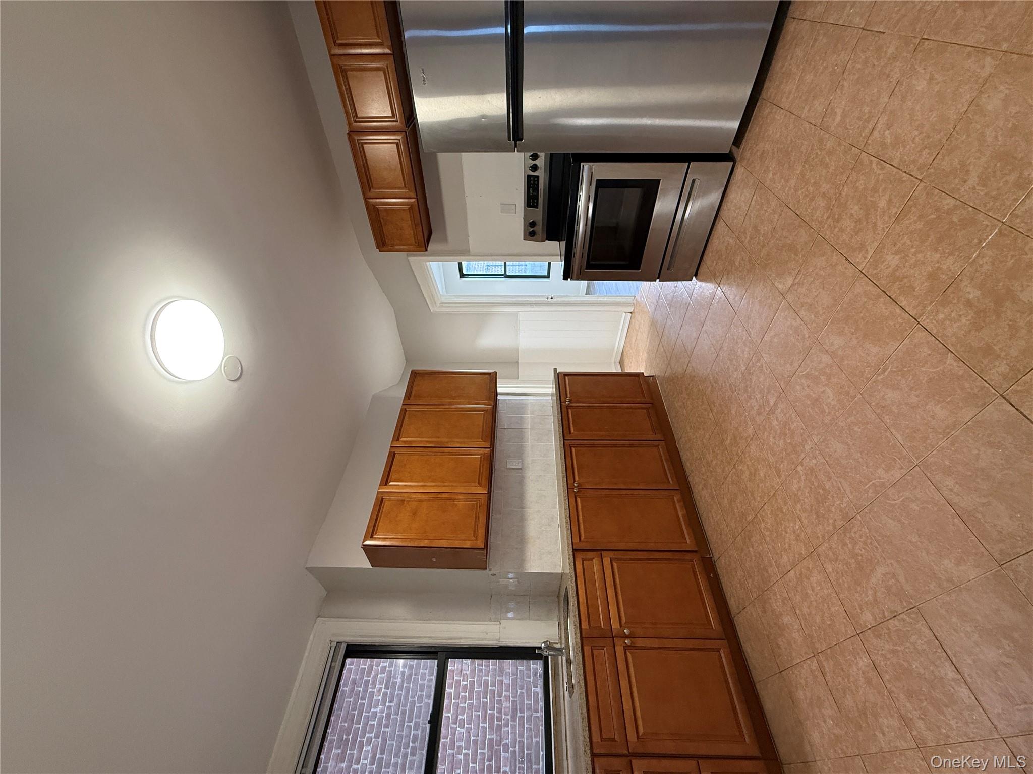 #5 photo, 4313 25th Avenue, अस्टोरिया Astoria , NY 11103