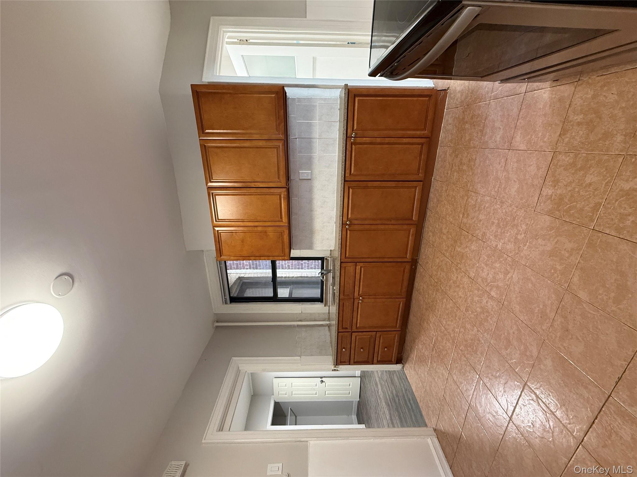 #6 photo, 4313 25th Avenue, अस्टोरिया Astoria , NY 11103